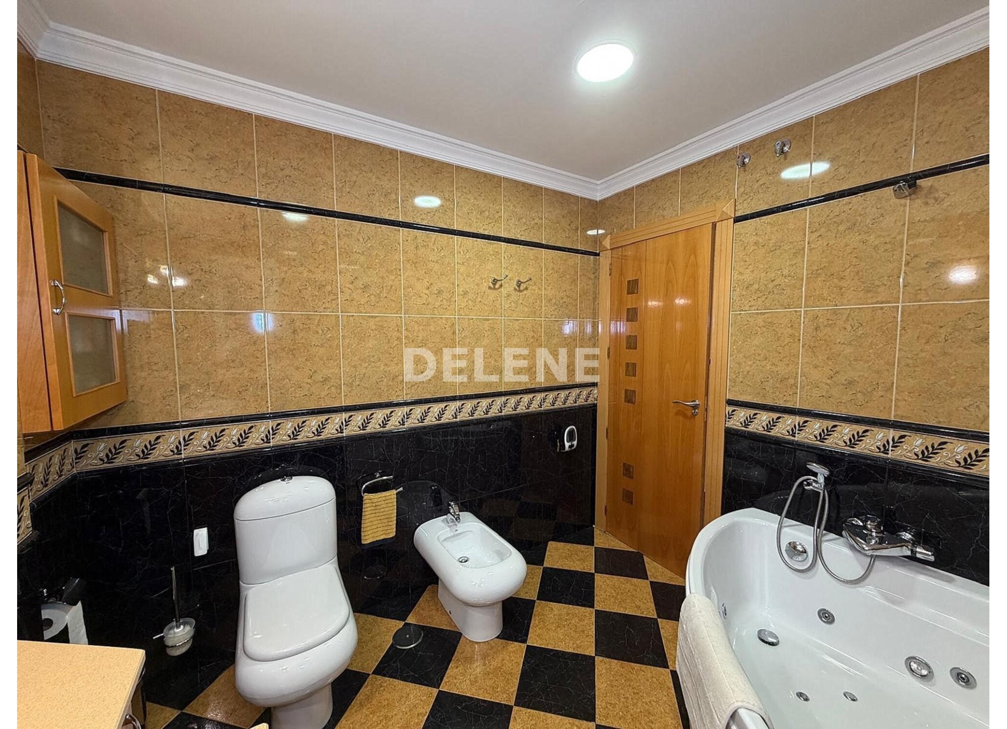 2991 PISO CON PATIO, AVDA LA LIBERTAD