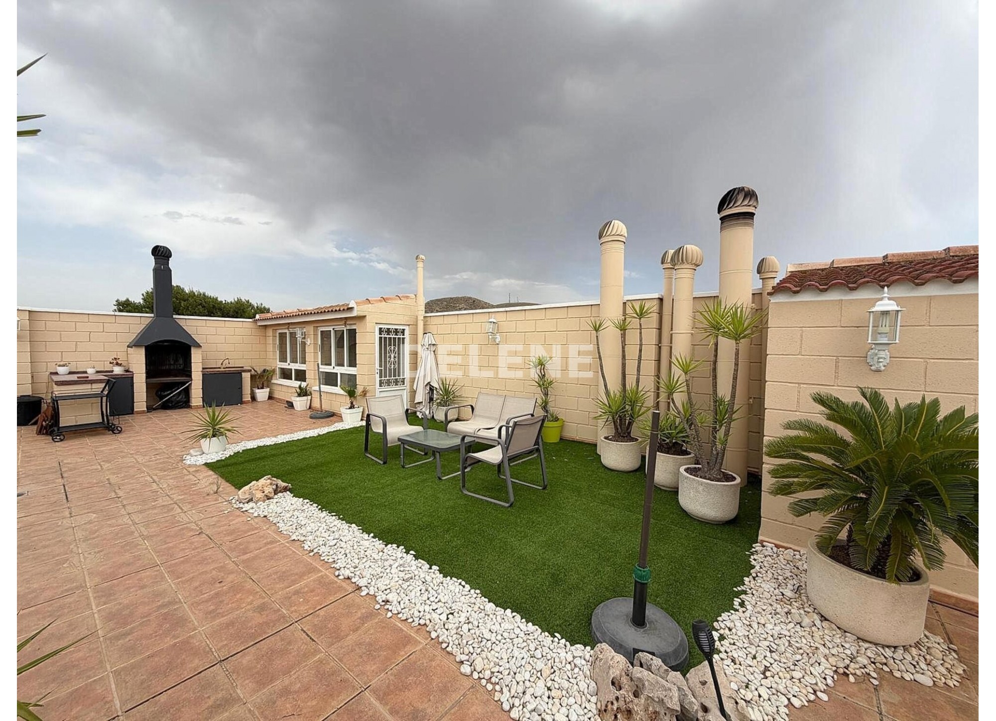 2991 PISO CON PATIO, AVDA LA LIBERTAD