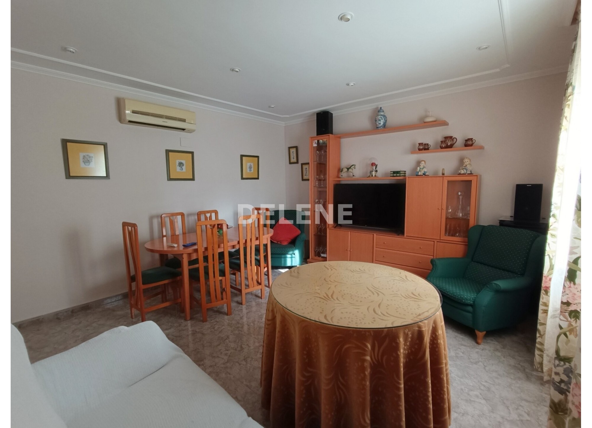 2994 CASA CON PATIO Y TERRAZA, BARRIO DEL PINO