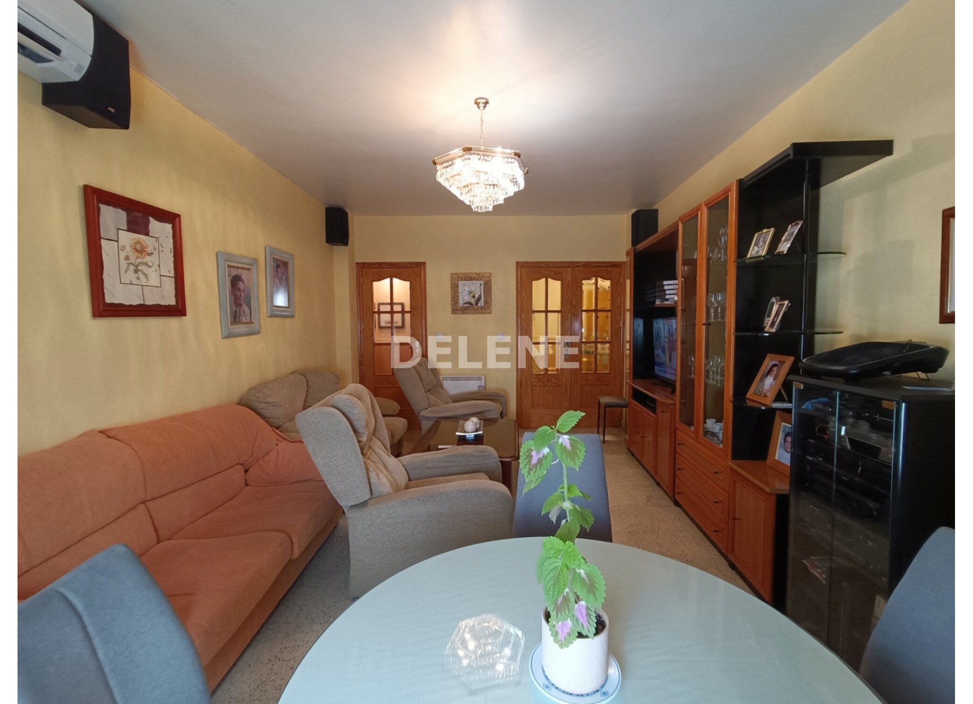 2995 PISO CON BALCON Y TERRAZA, ZONA MERCADONA