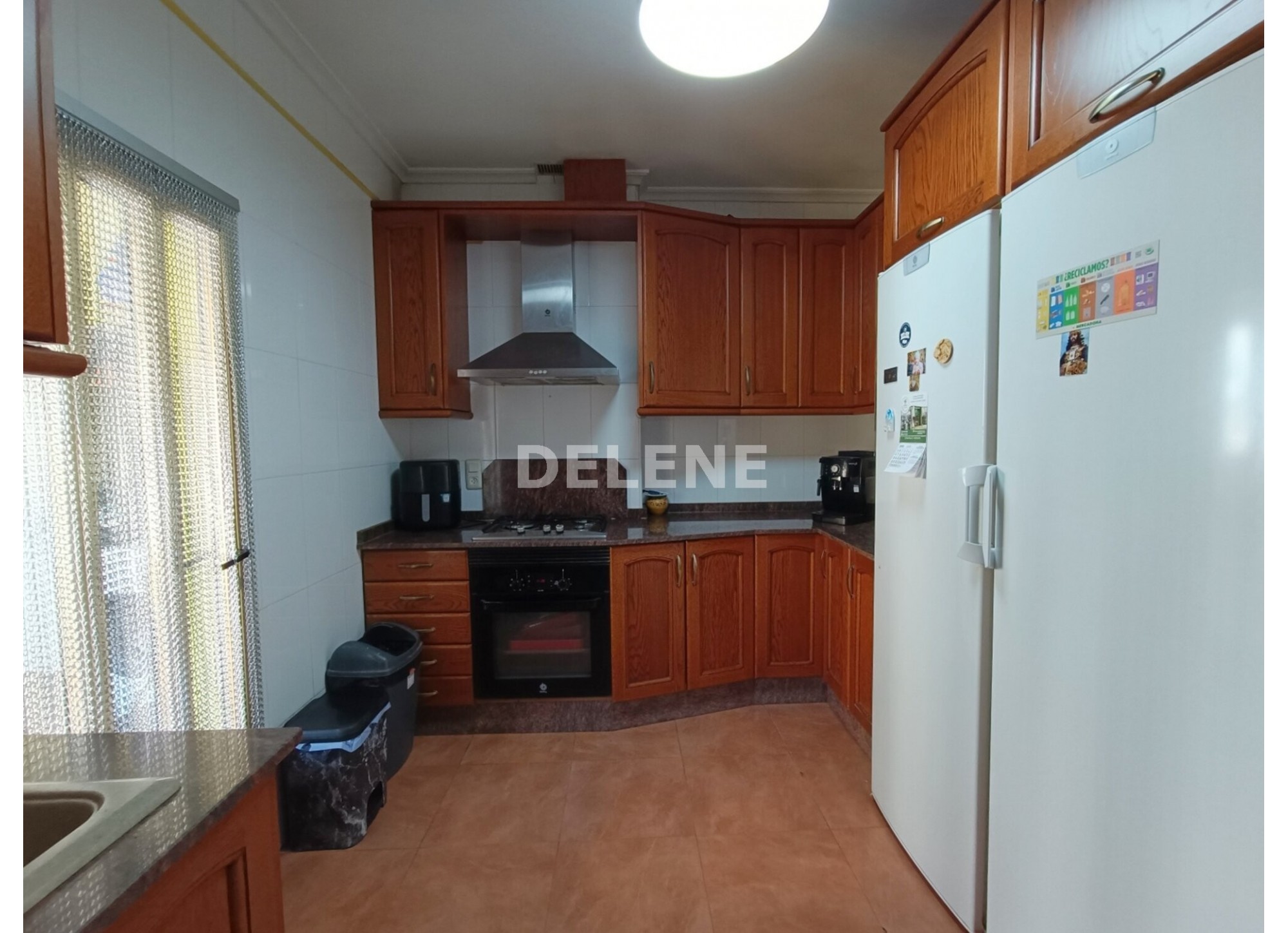 2995 PISO CON BALCON Y TERRAZA, ZONA MERCADONA