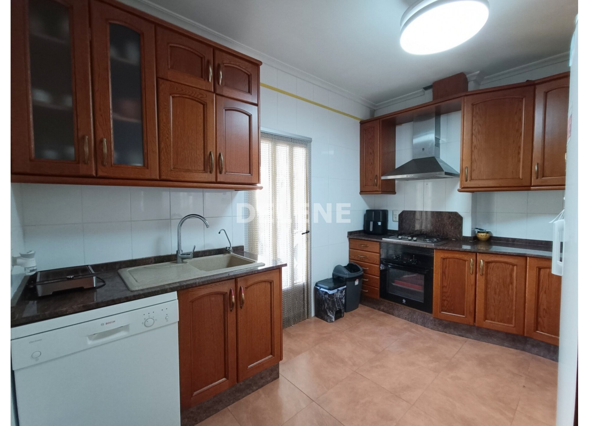 2995 PISO CON BALCON Y TERRAZA, ZONA MERCADONA