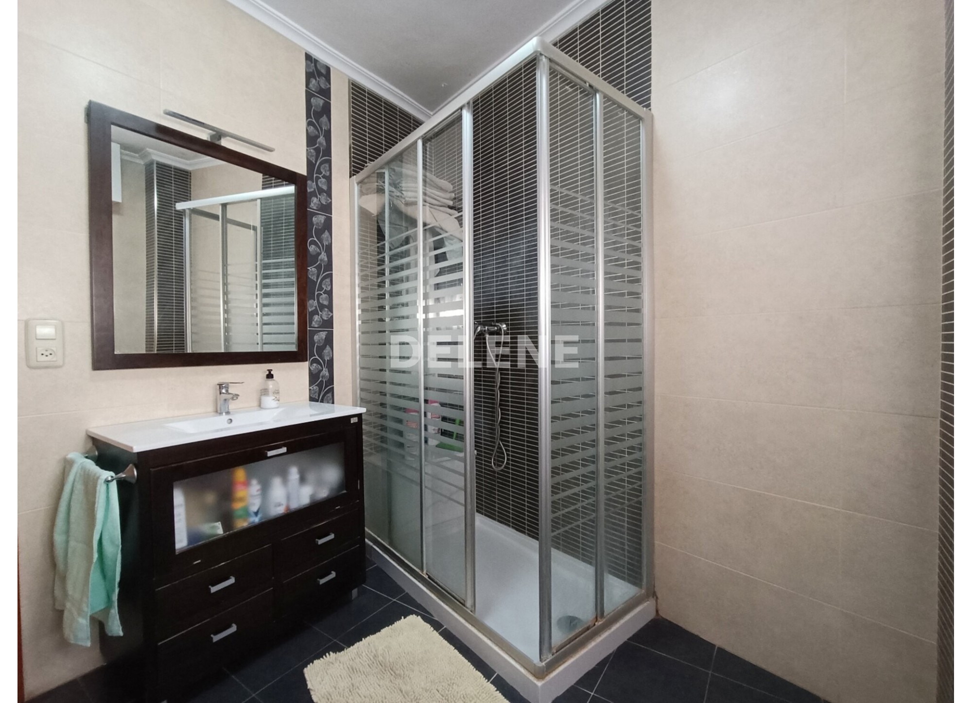 2995 PISO CON BALCON Y TERRAZA, ZONA MERCADONA