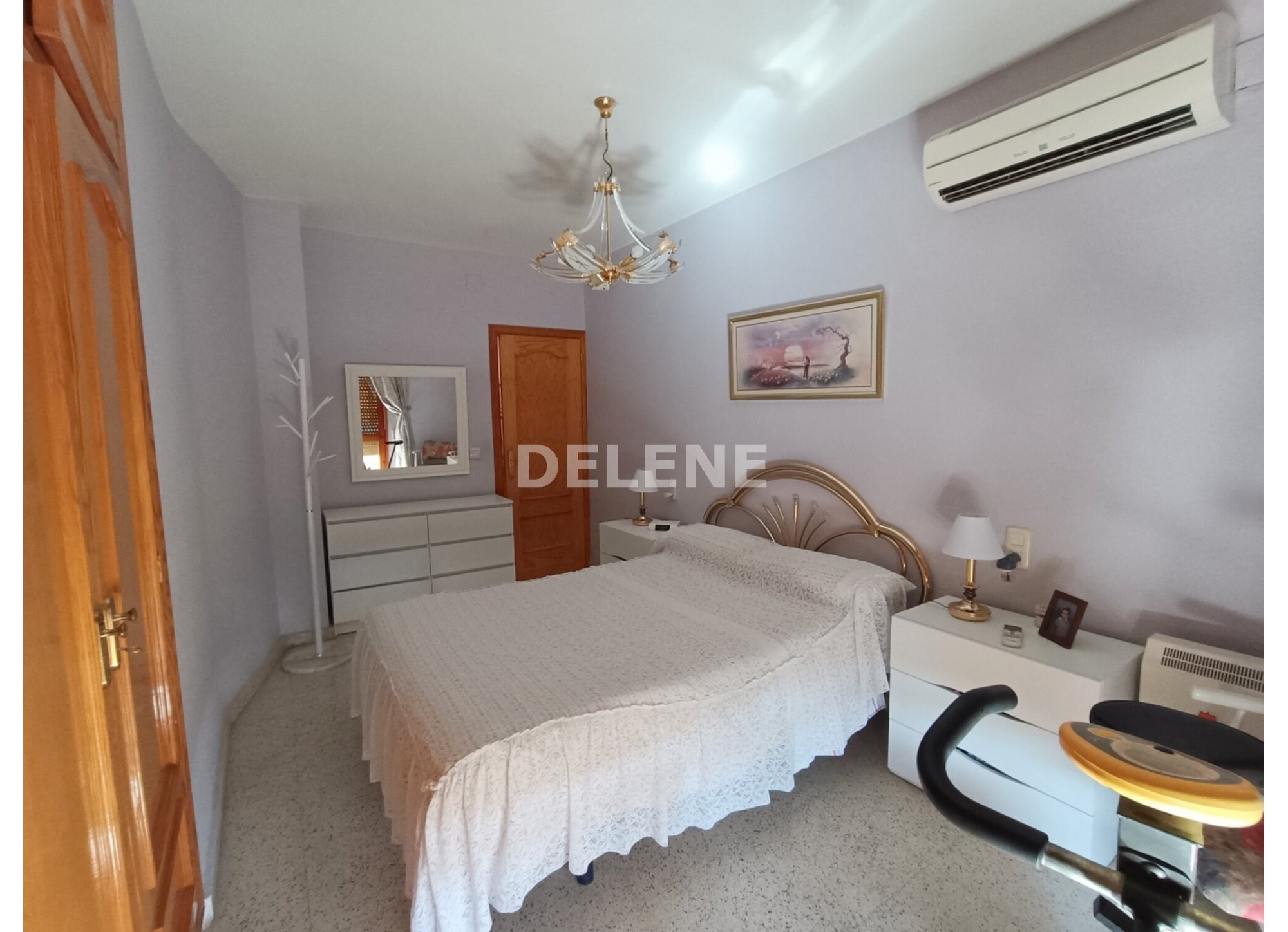 2995 PISO CON BALCON Y TERRAZA, ZONA MERCADONA
