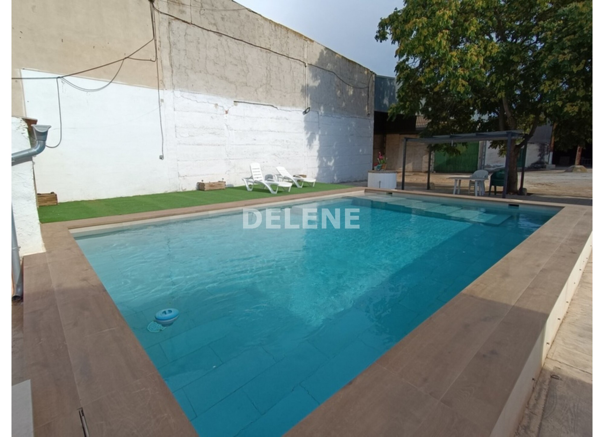 3003 CHALET DE CAMPO CON PISCINA, TERRENO Y NAVES, ZONA CLUB DE TENIS