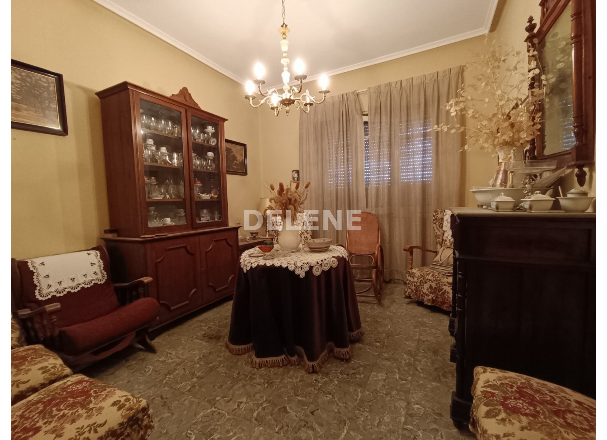 3004 CASA CON PATIO, ZONA PARQUE