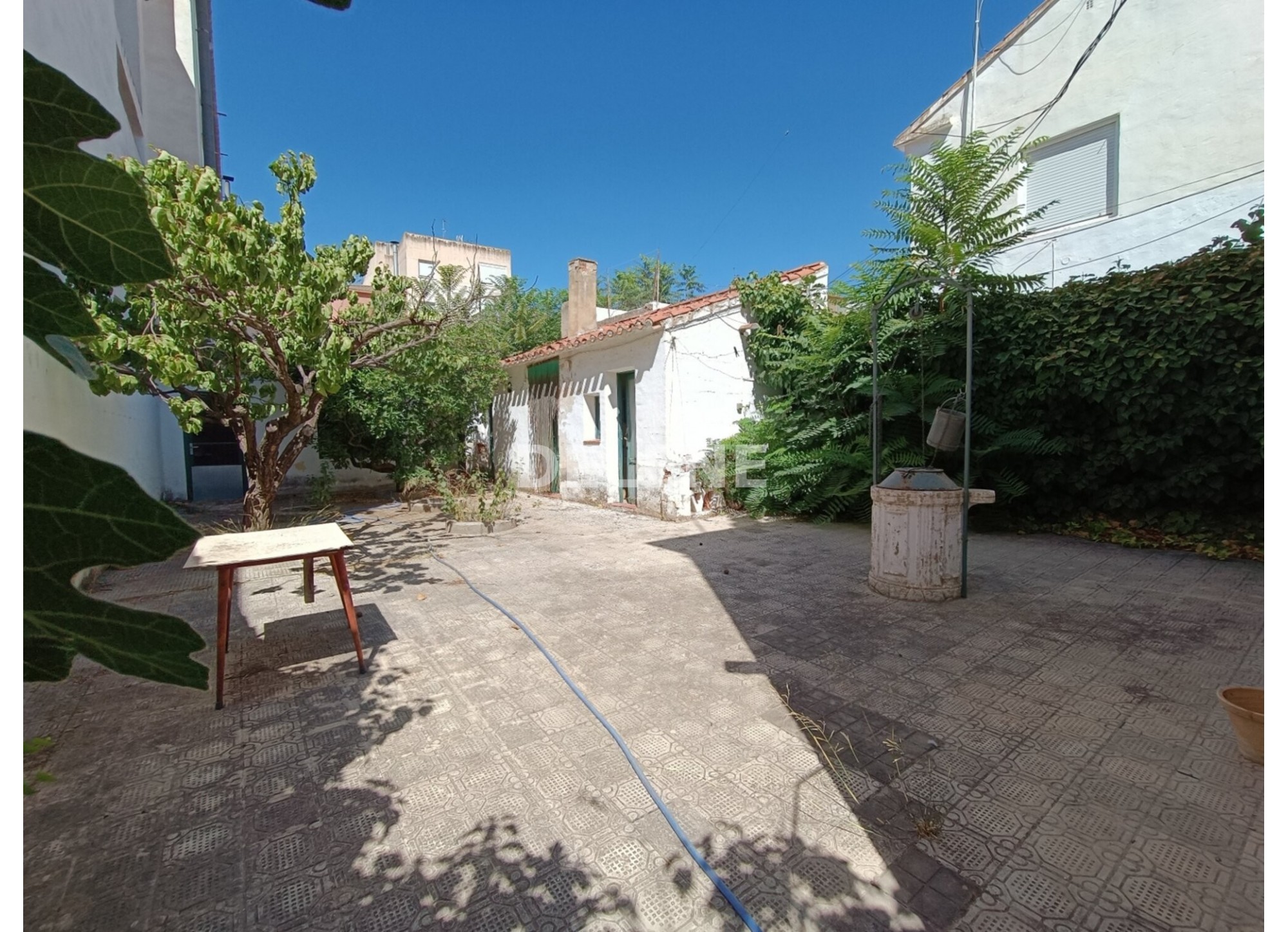 3004 CASA CON PATIO, ZONA PARQUE