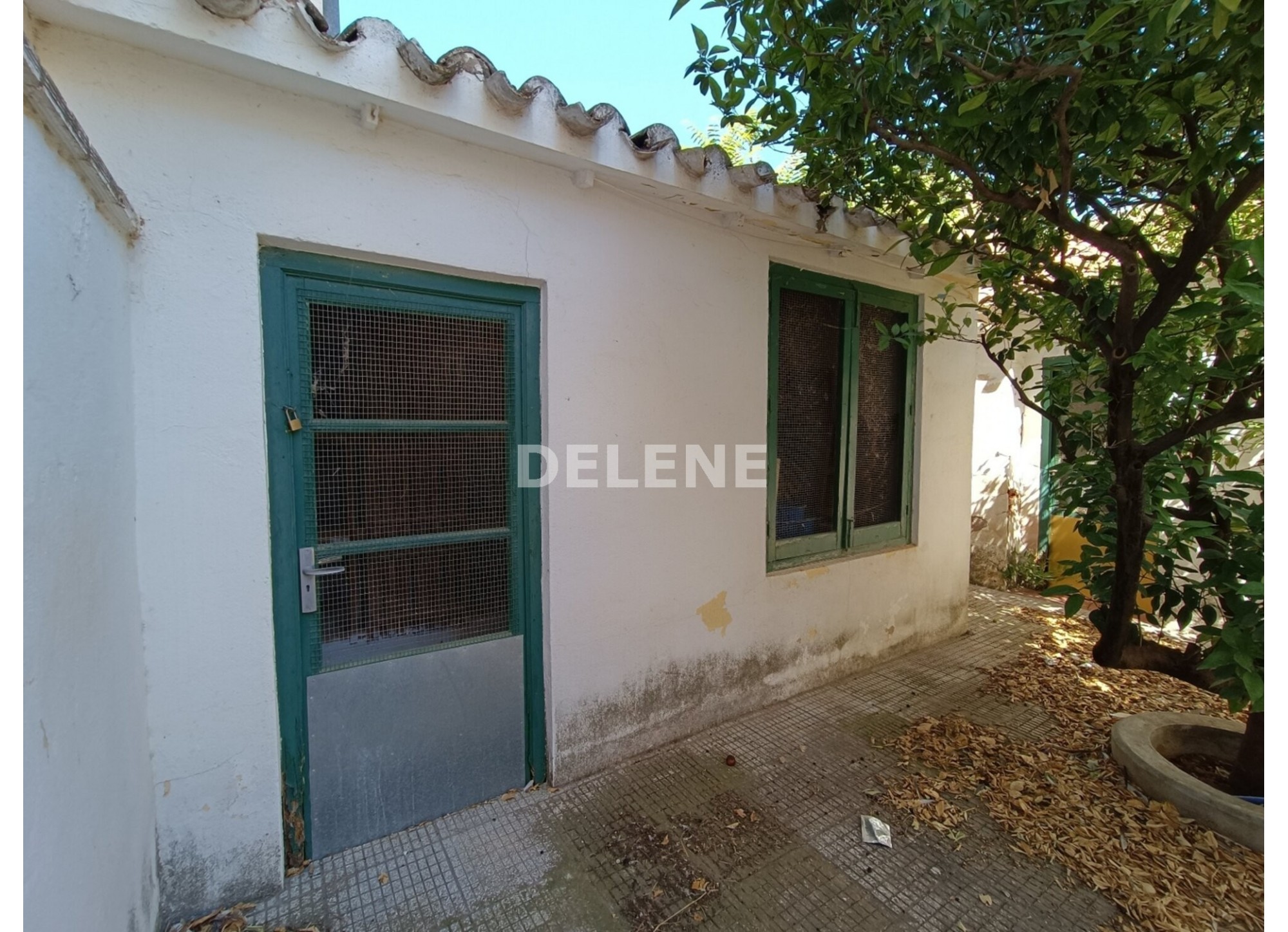 3004 CASA CON PATIO, ZONA PARQUE