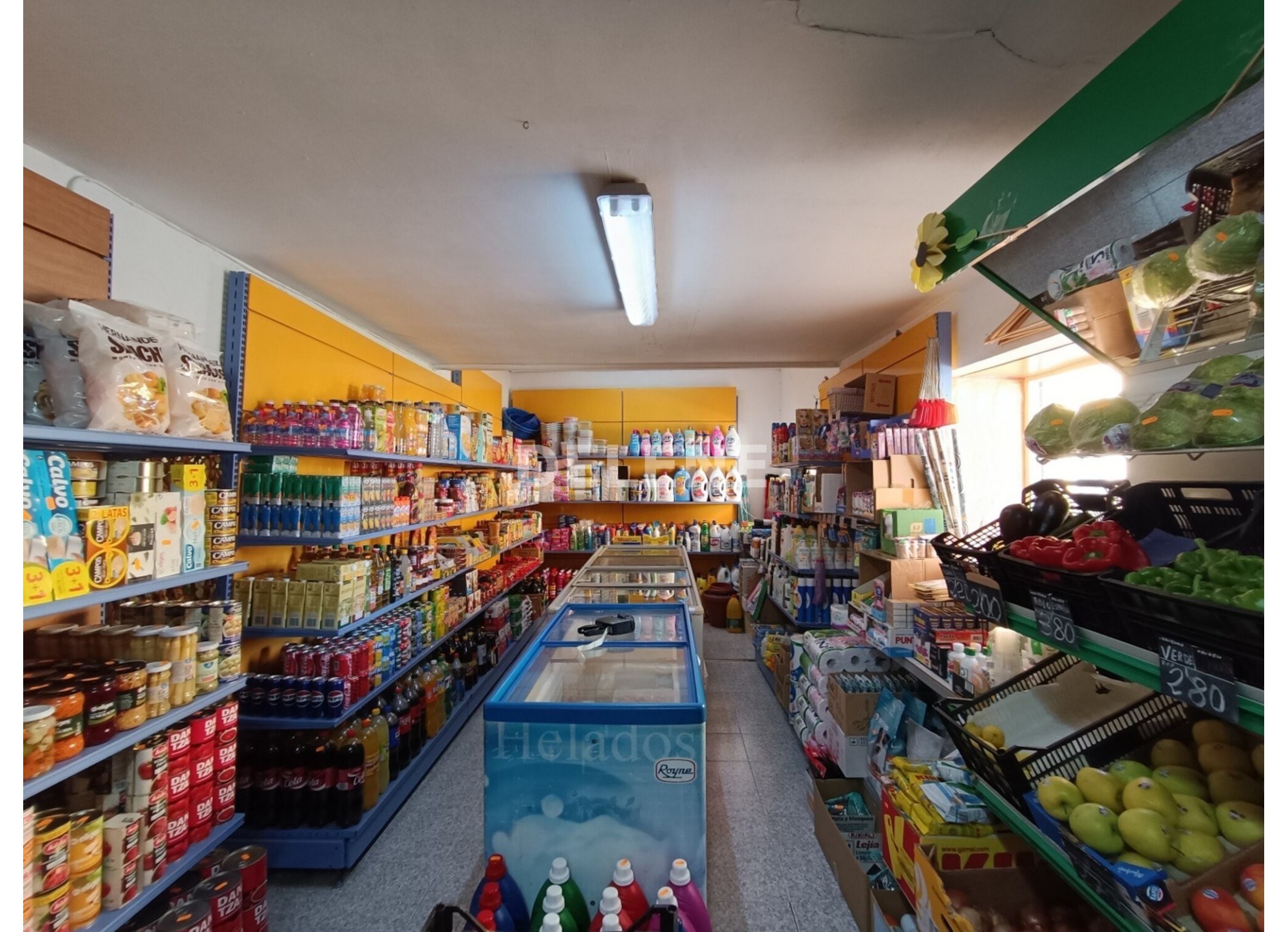 3013 LOCAL EN HELLÍN