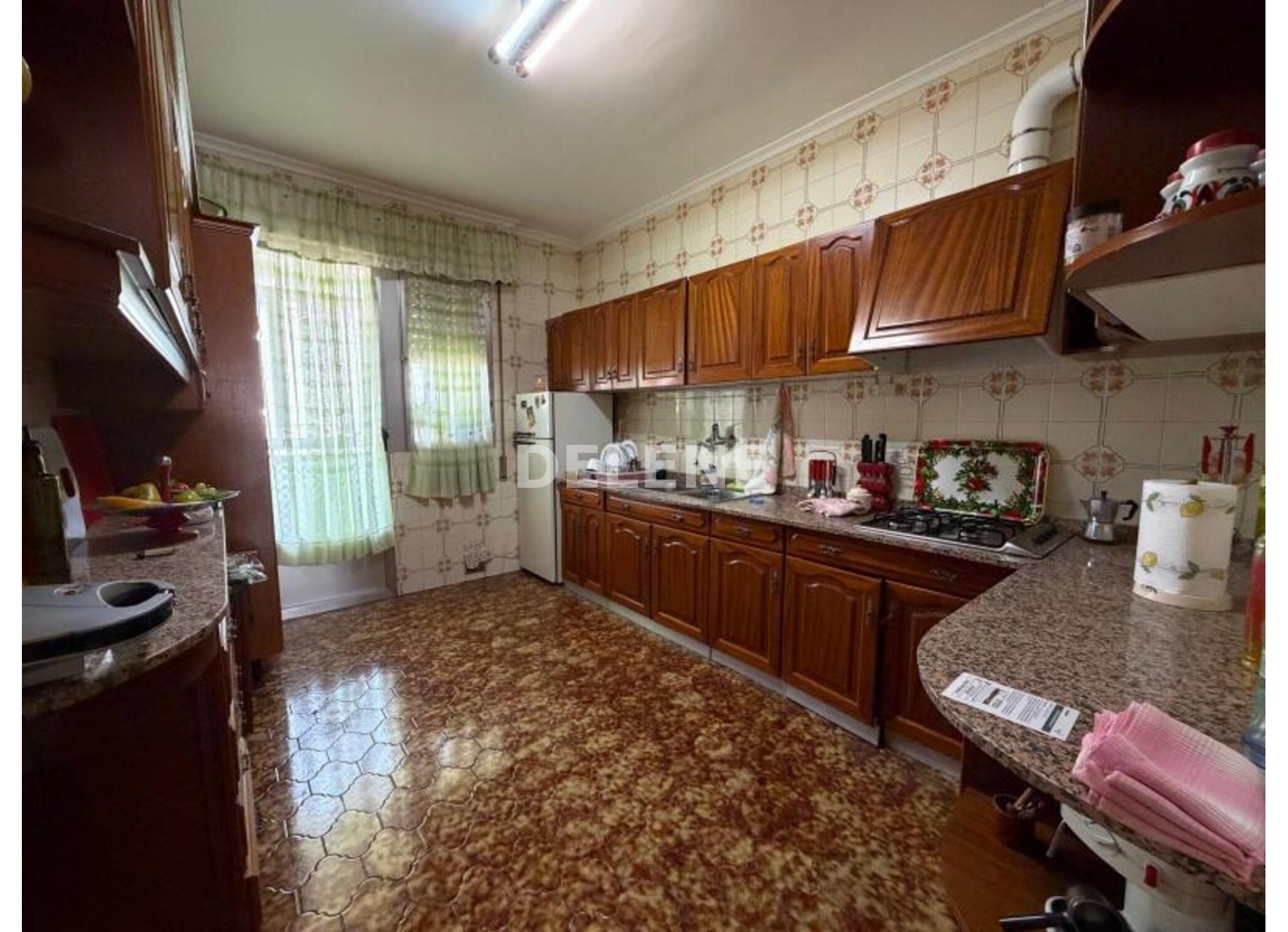 3016 PISO CON BALCÓN, ZONA MERCADONA