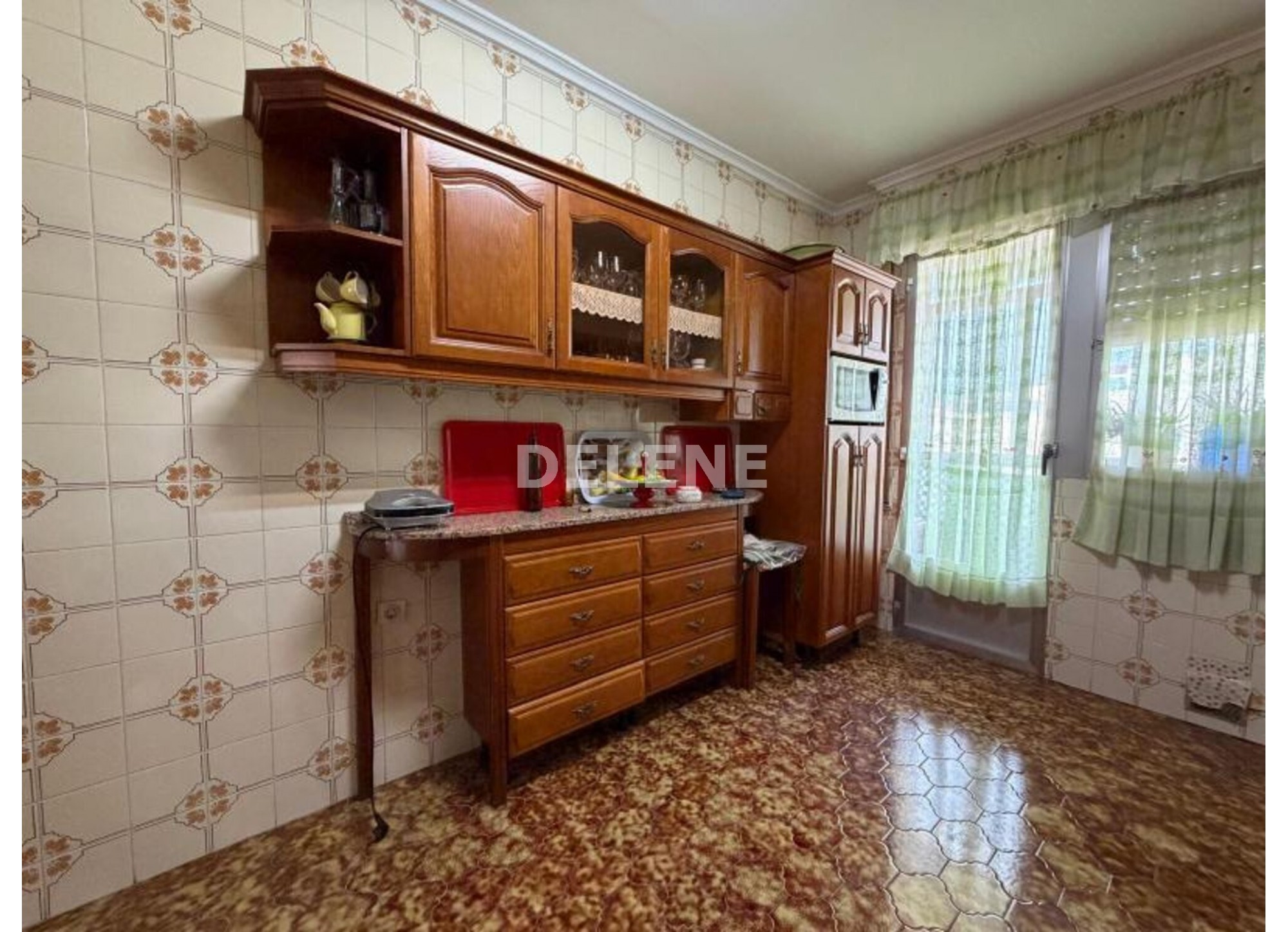 3016 PISO CON BALCÓN, ZONA MERCADONA