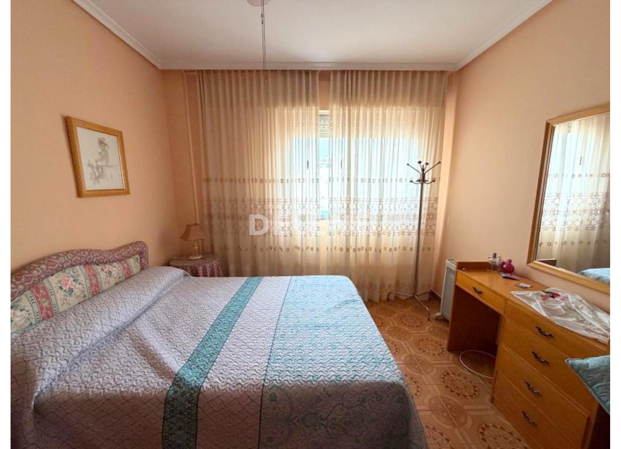 3016 PISO CON BALCÓN, ZONA MERCADONA