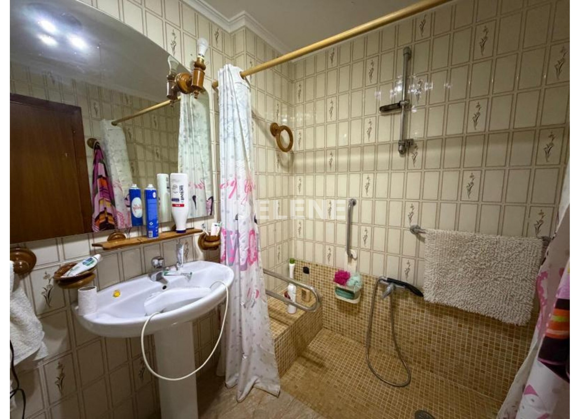 3016 PISO CON BALCÓN, ZONA MERCADONA