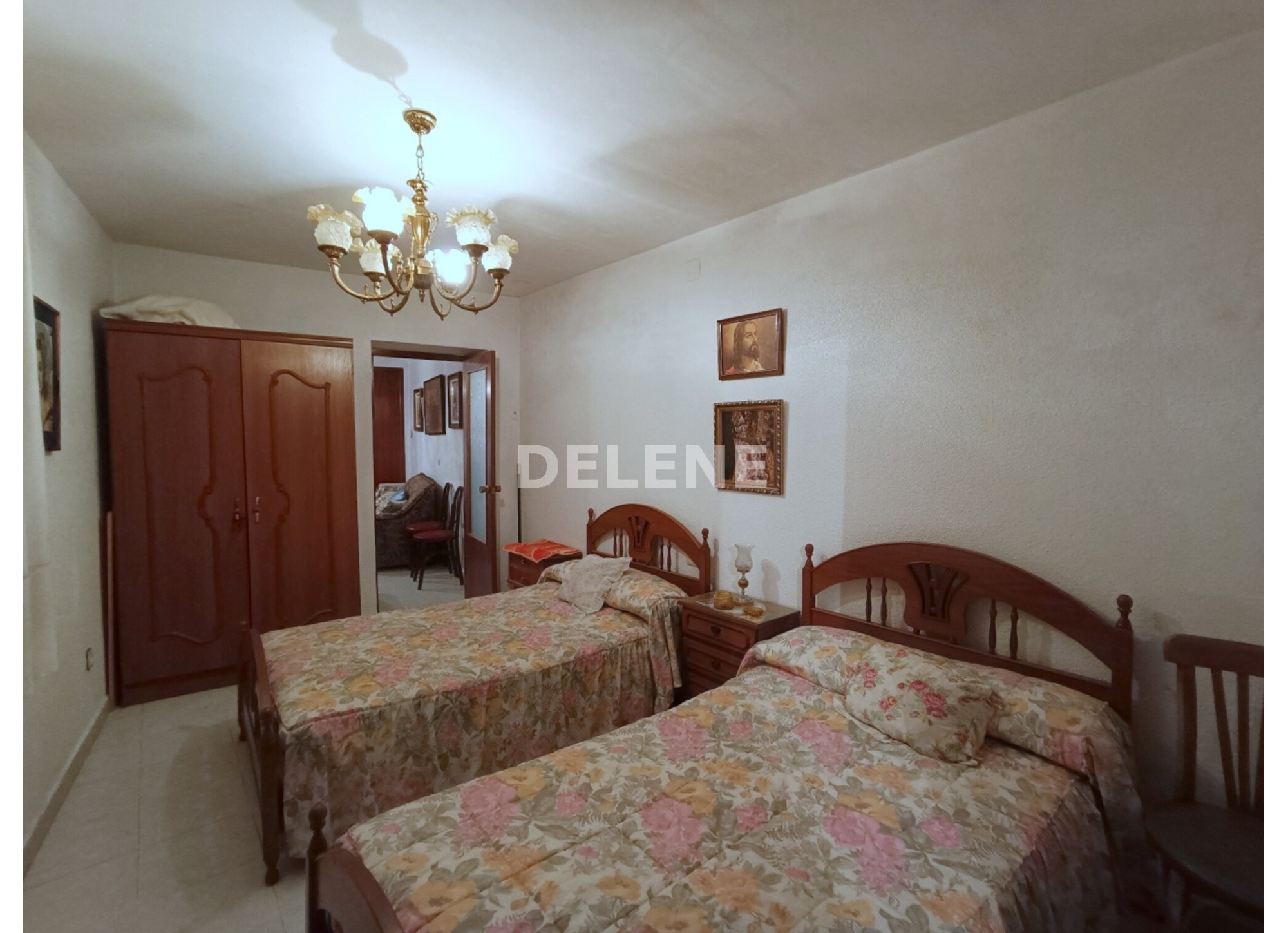3019 CASA TRES PLANTAS, ZONA AYUNTAMIENTO