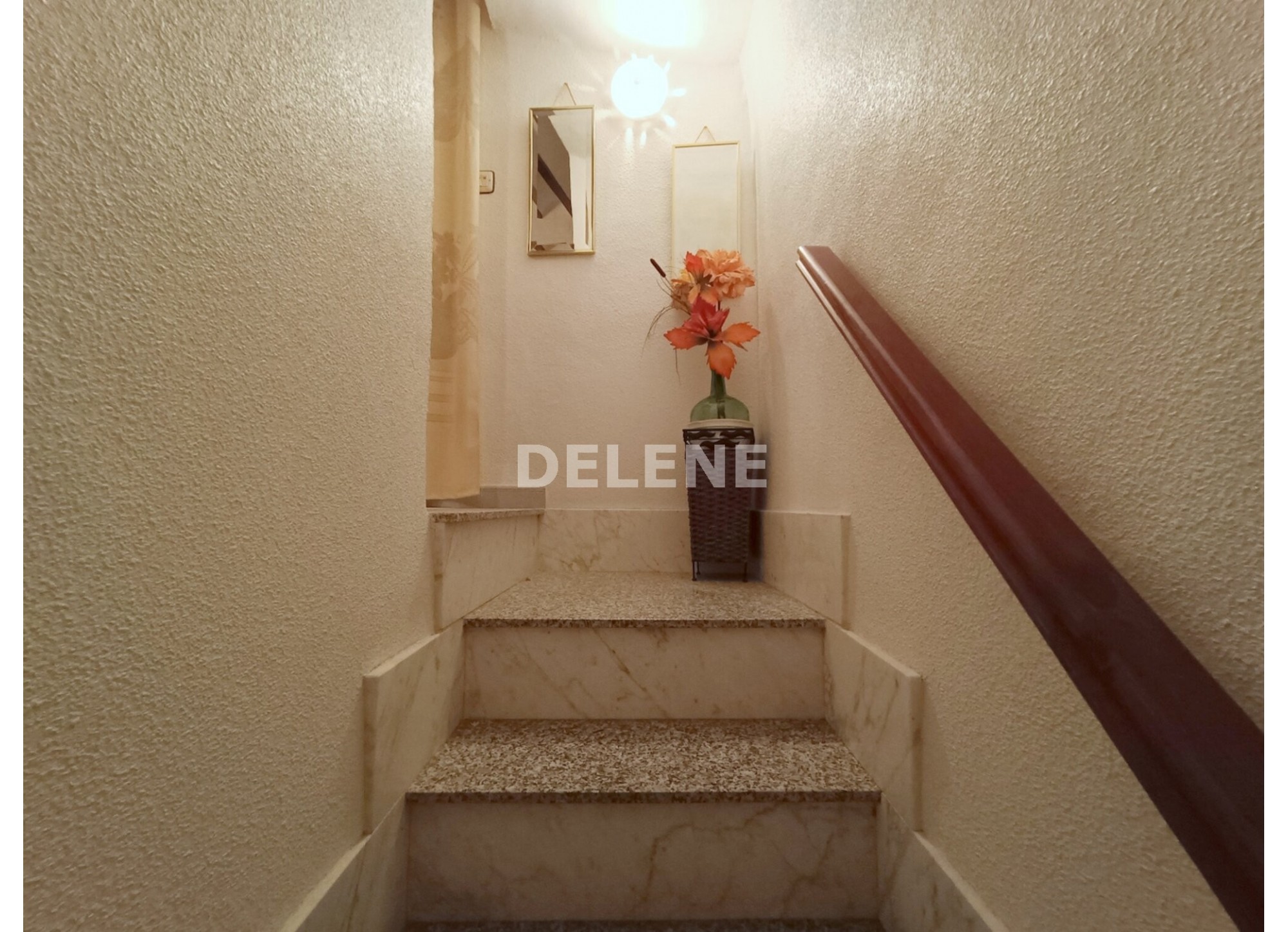 3019 CASA TRES PLANTAS, ZONA AYUNTAMIENTO