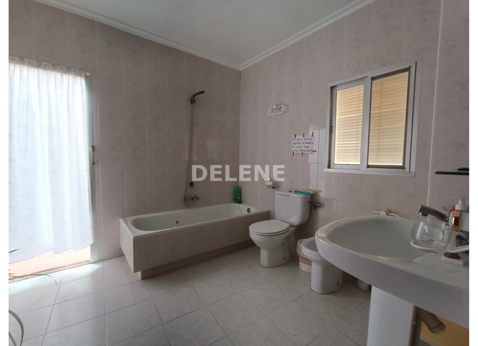 3019 CASA TRES PLANTAS, ZONA AYUNTAMIENTO
