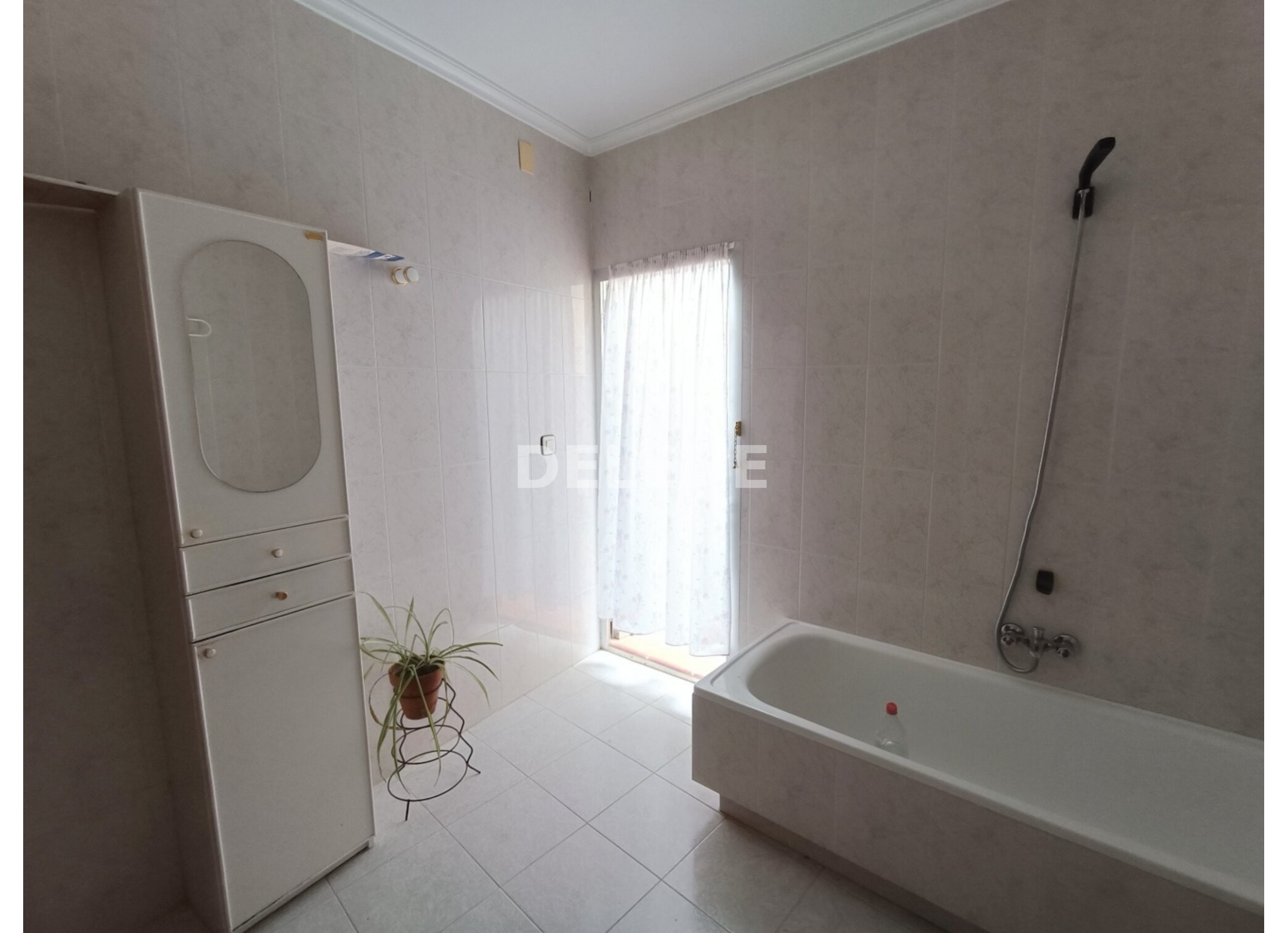 3019 CASA TRES PLANTAS, ZONA AYUNTAMIENTO