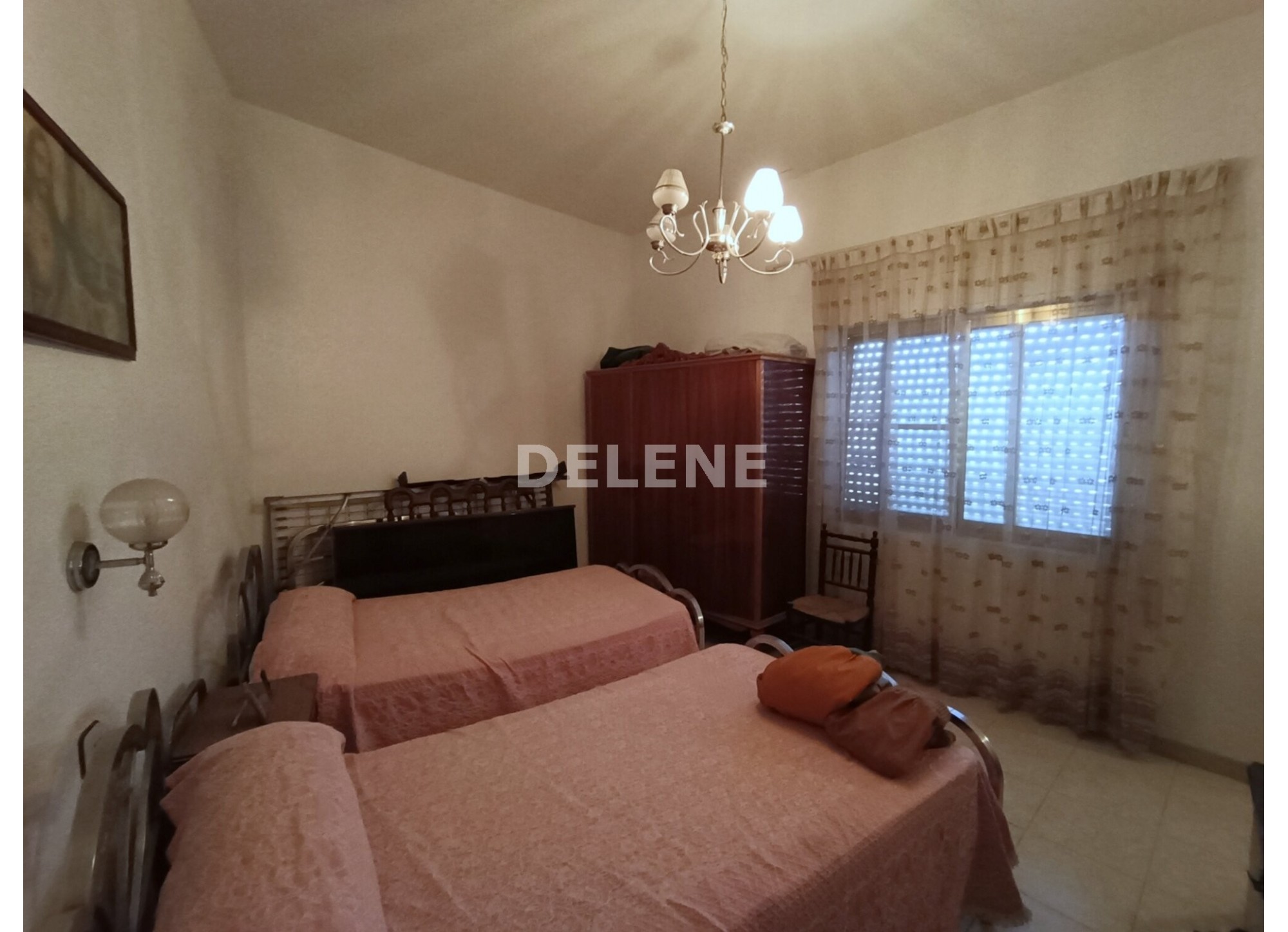 3019 CASA TRES PLANTAS, ZONA AYUNTAMIENTO