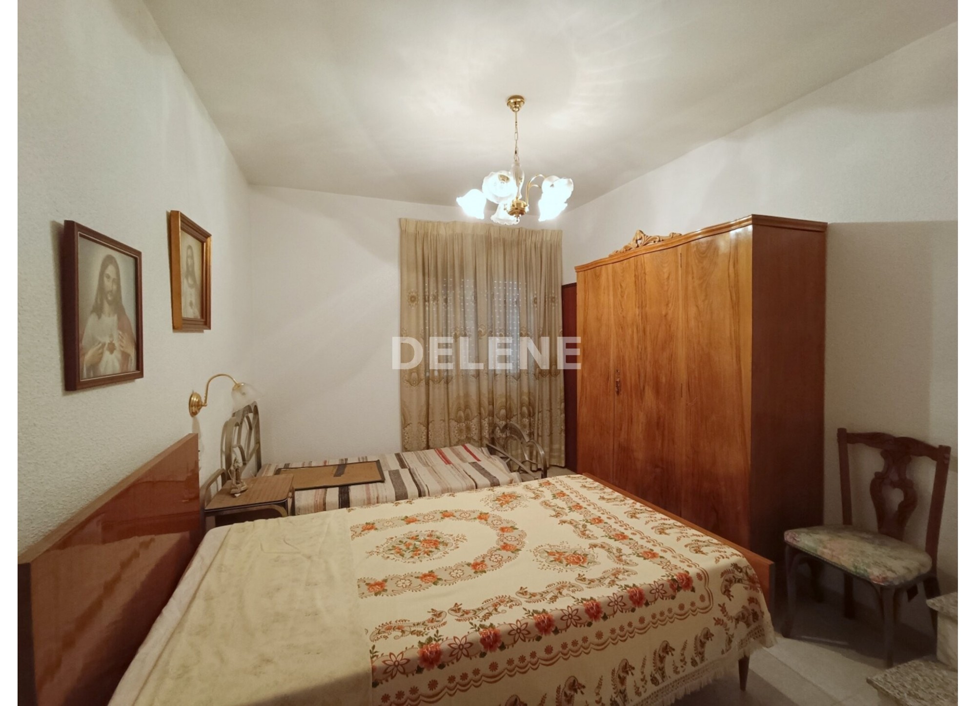 3019 CASA TRES PLANTAS, ZONA AYUNTAMIENTO