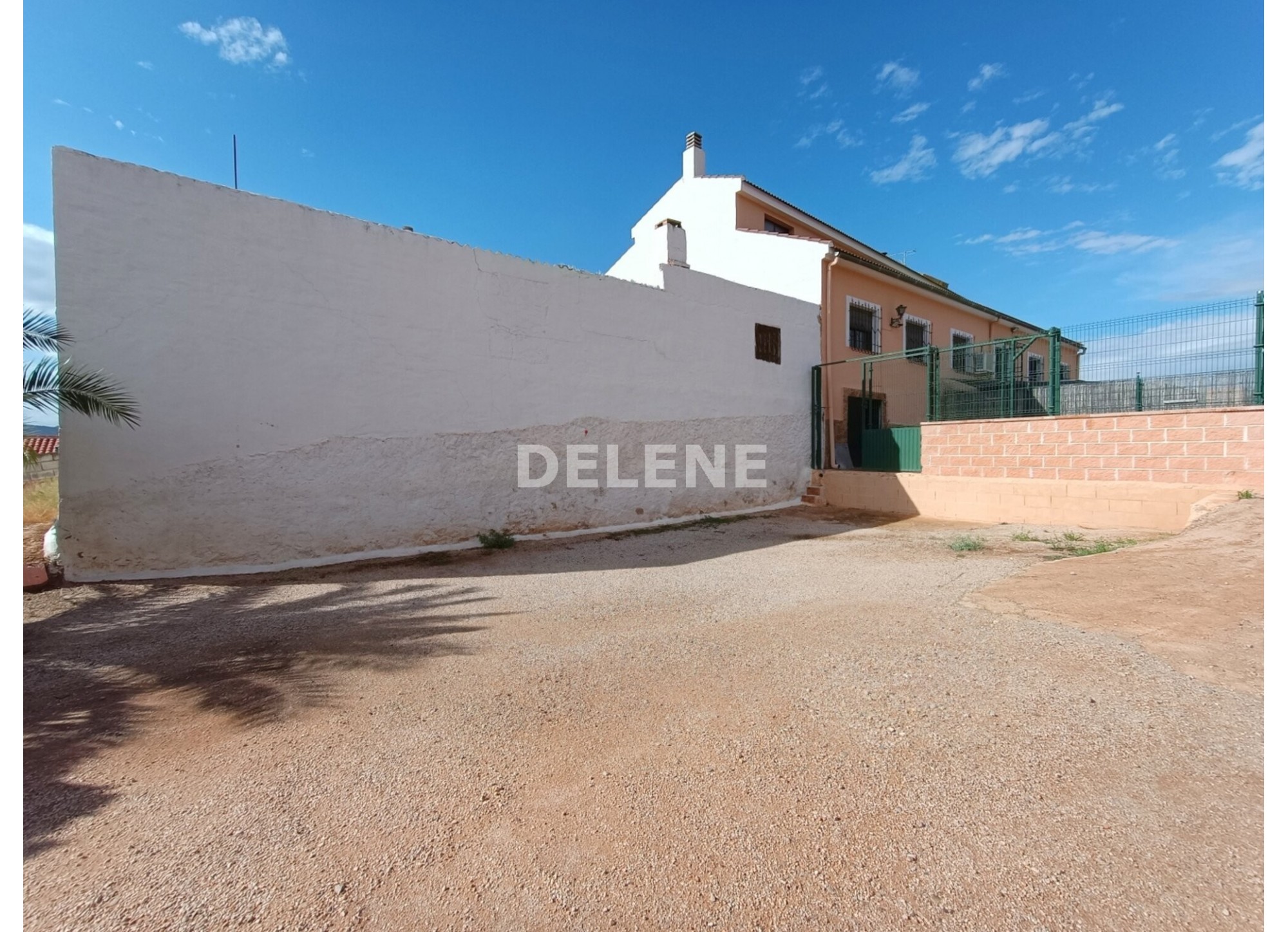 3020 CASA DE TRES PLANTAS, BARRIO DEL PINO
