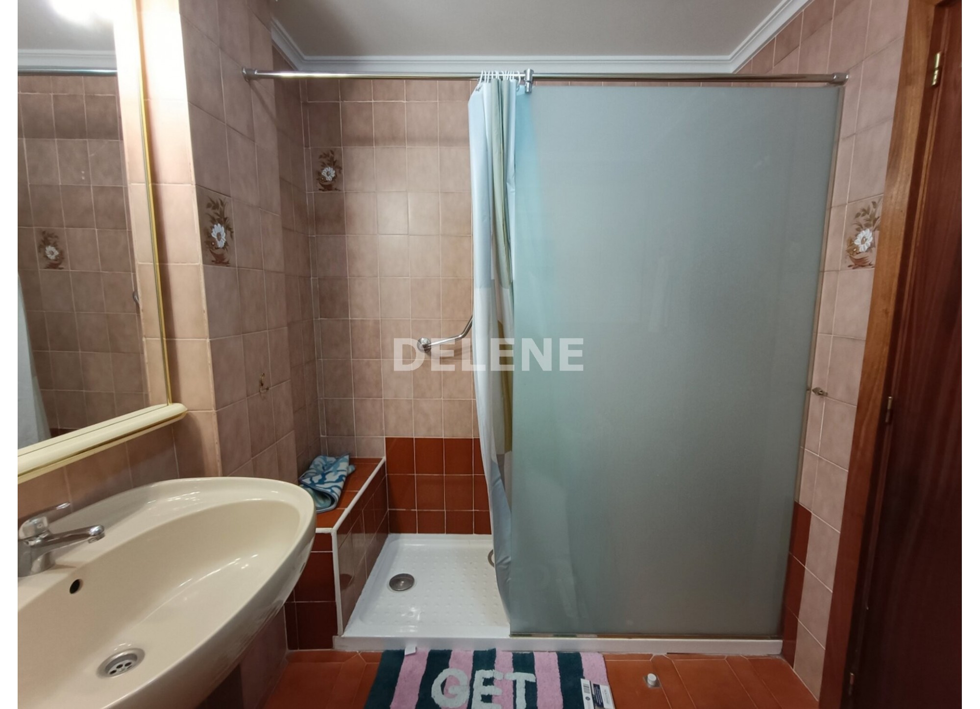 3023 PISO CON BALCON, ZONA GLORIETA