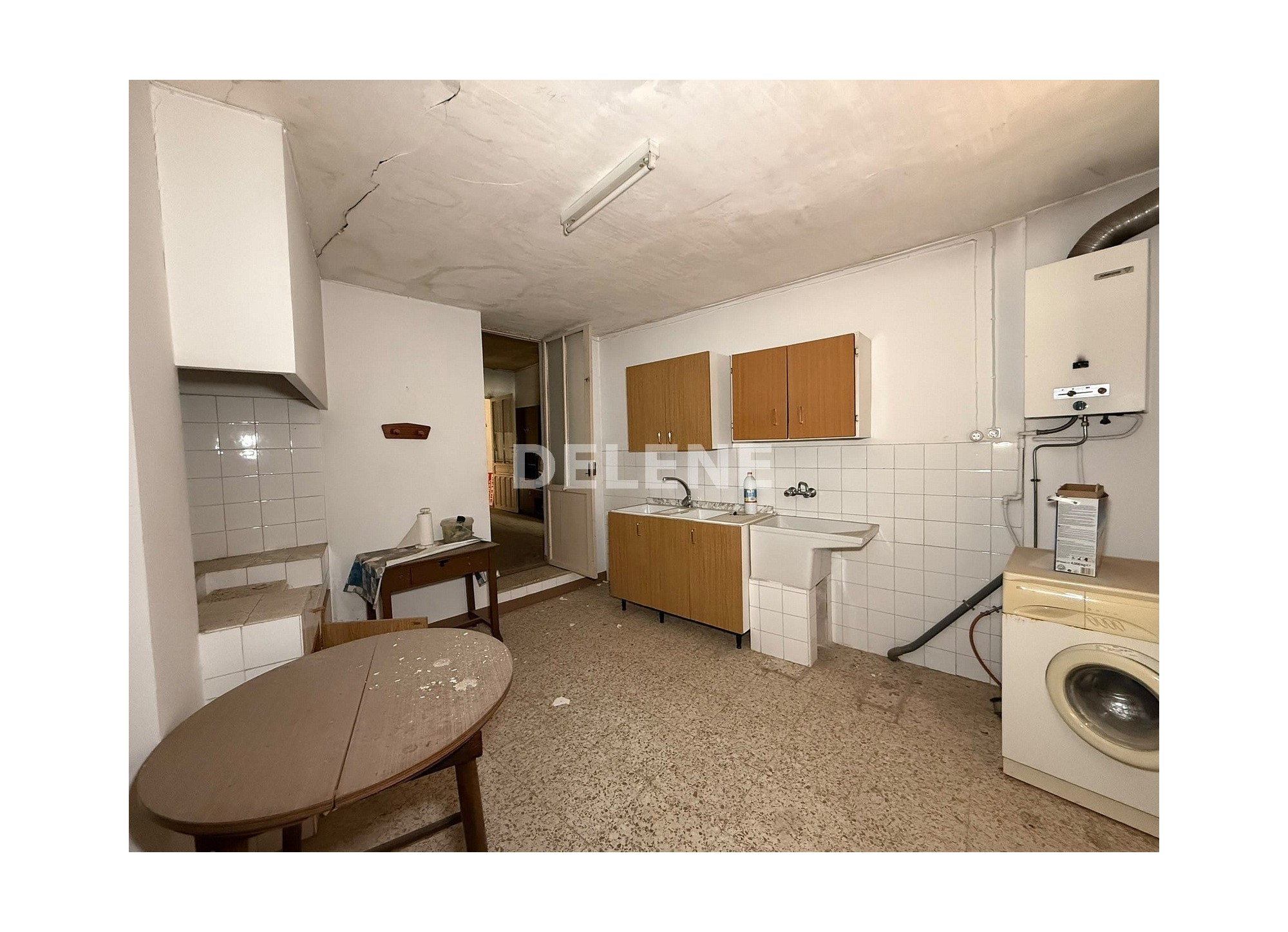 3027 CASA CON LOCAL ZONA CRUZ DE LOS CAIDOS