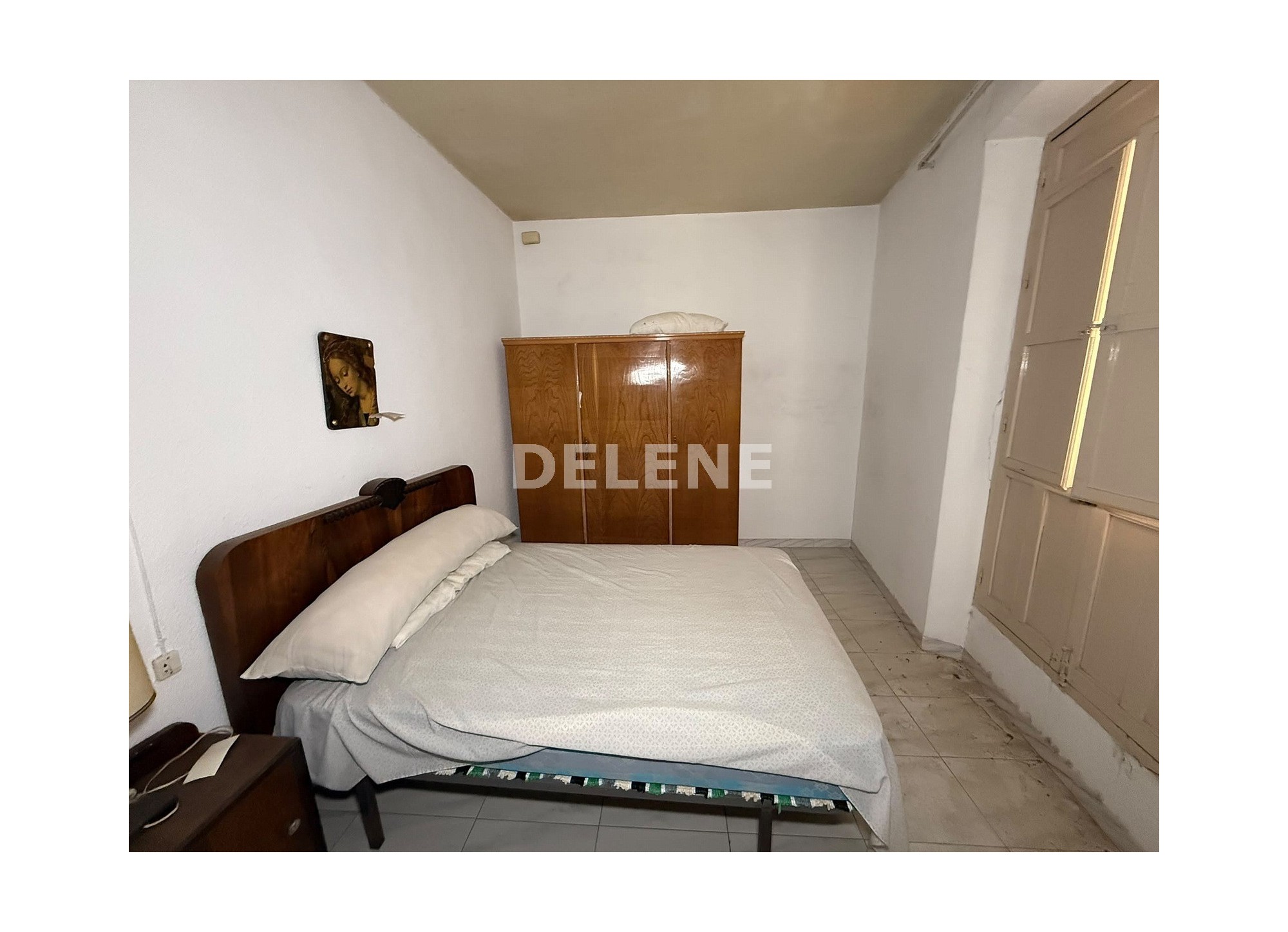 3027 CASA CON LOCAL ZONA CRUZ DE LOS CAIDOS