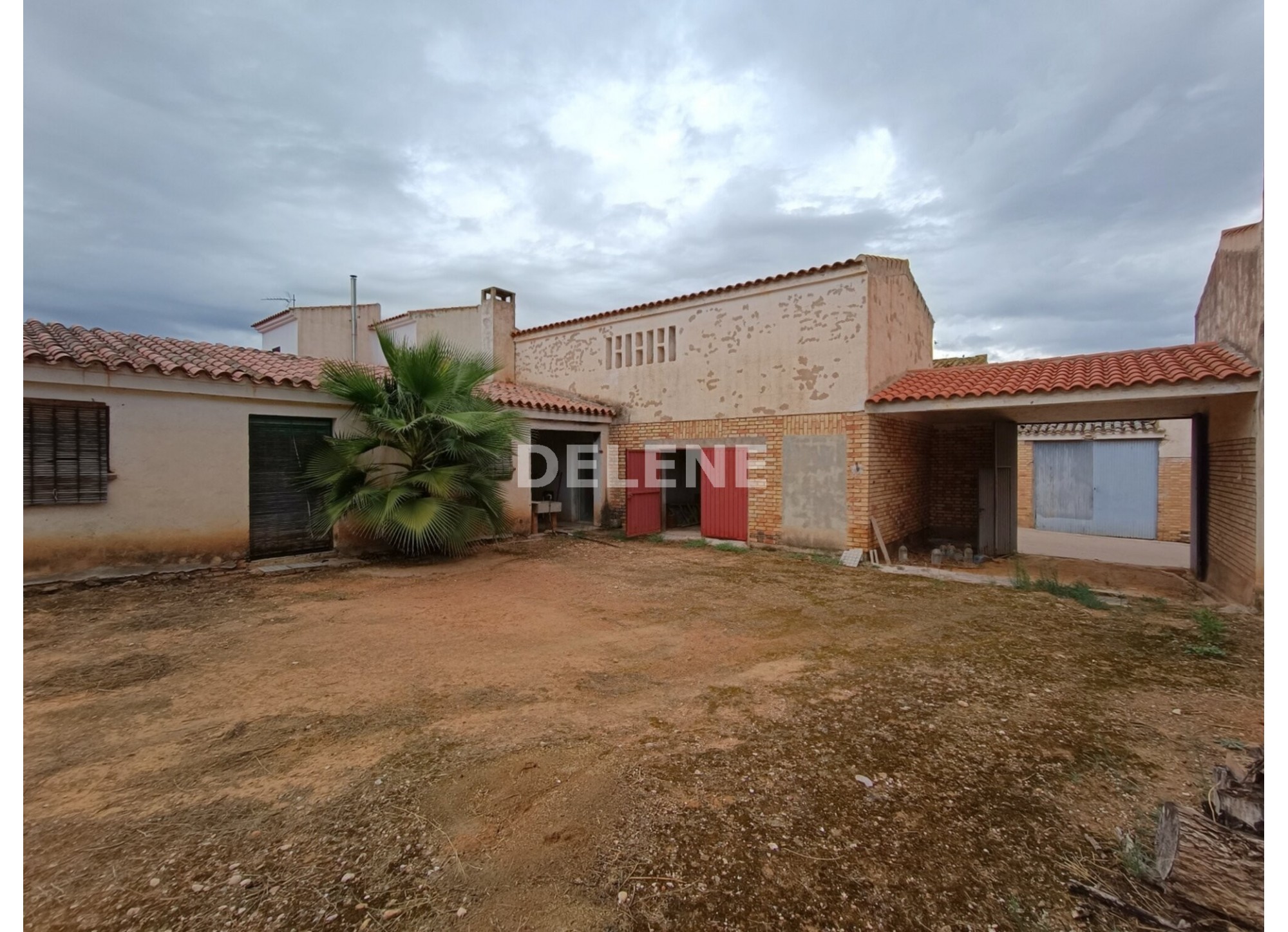 3029 CASA CON PATIO EN MINGOGIL