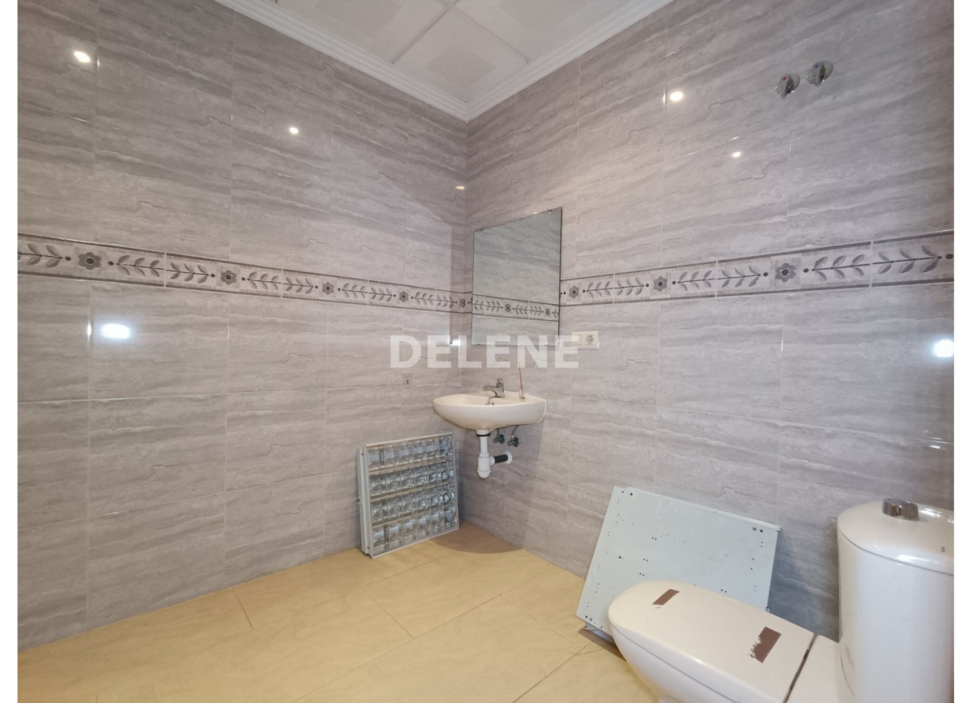 3030 LOCAL, ZONA GLORIETA