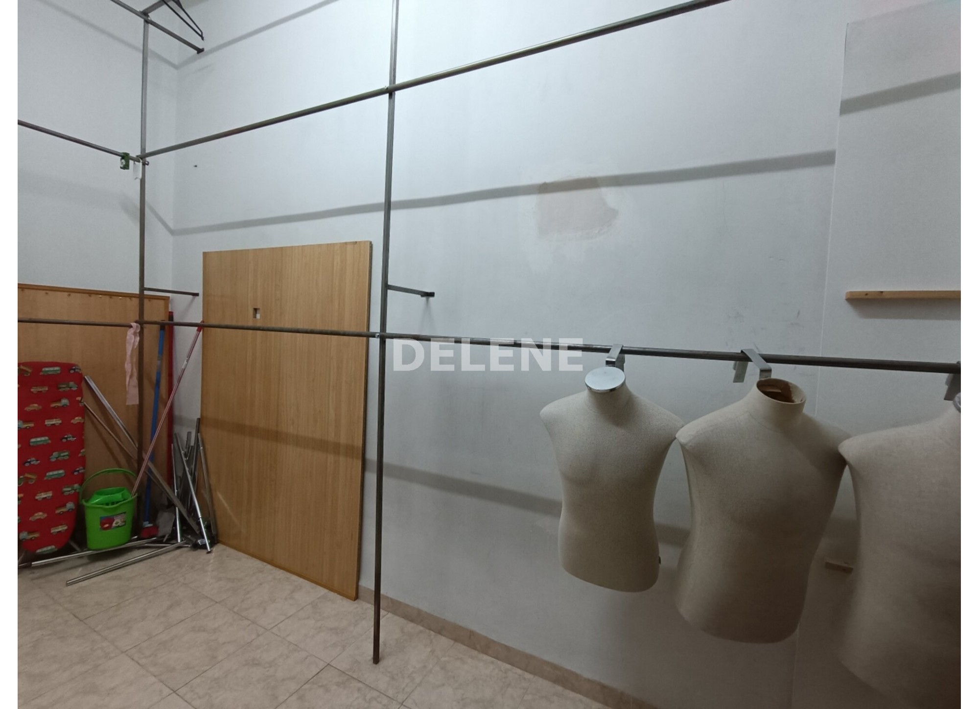 3032 LOCAL EN ZONA LOPEZ DEL ORO