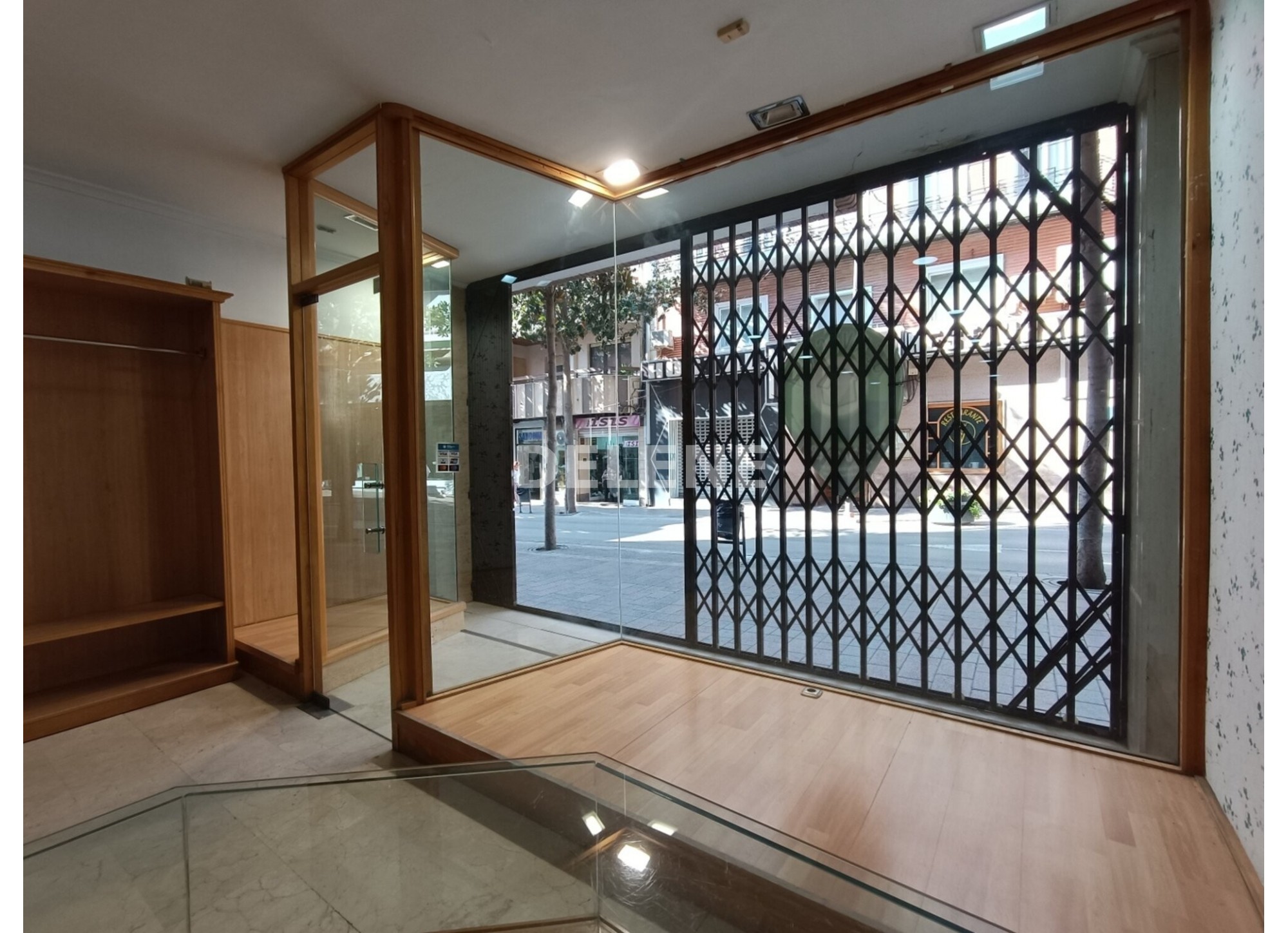 3032 LOCAL EN ZONA LOPEZ DEL ORO