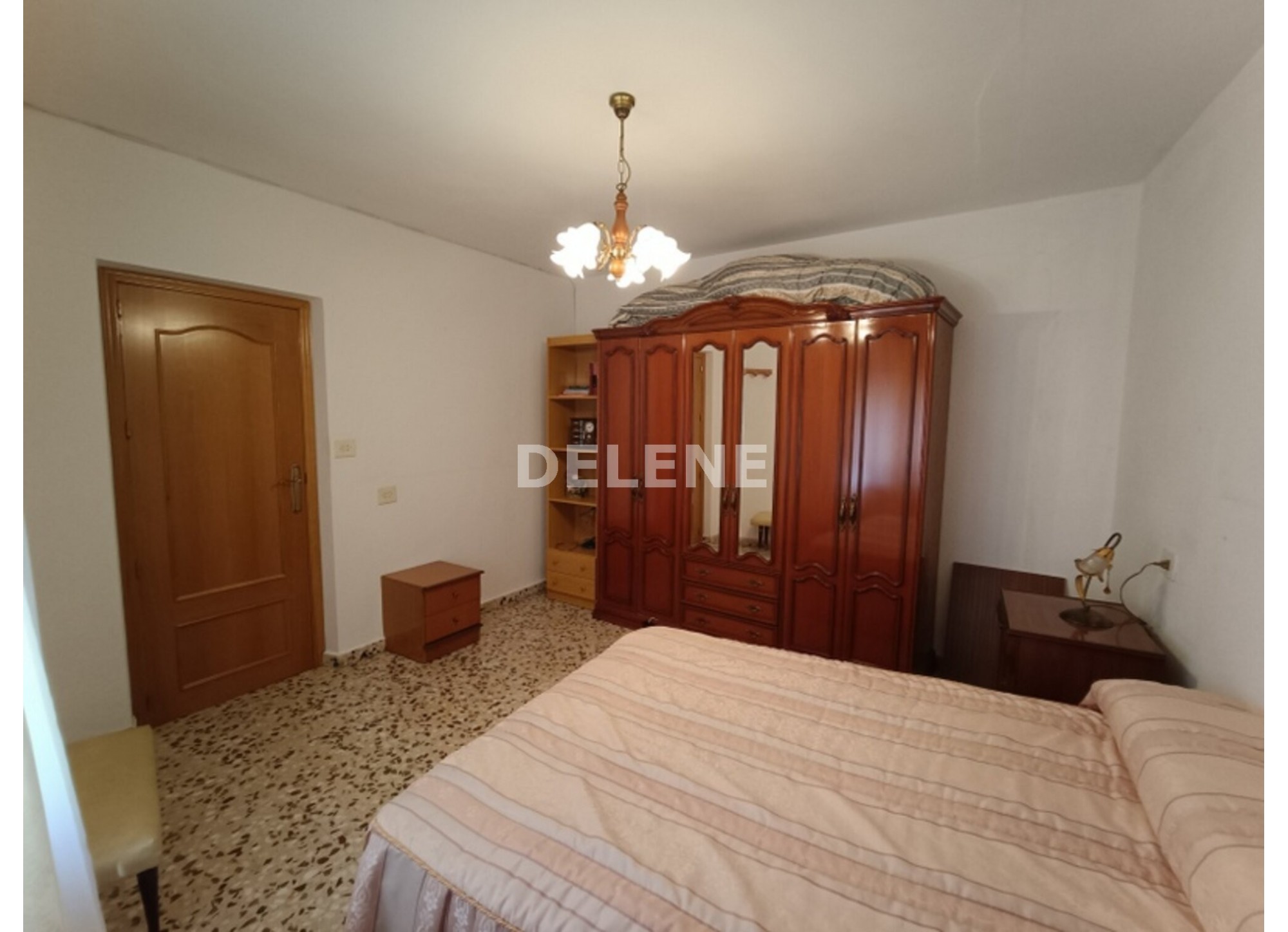 3038 CASA DE DOS PLANTAS CON TERRAZA, ZONA