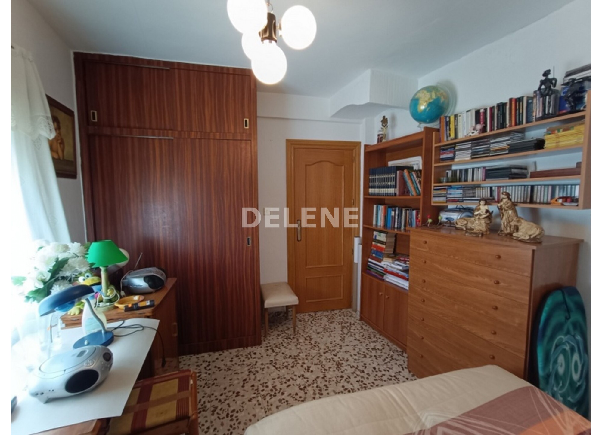 3038 CASA DE DOS PLANTAS CON TERRAZA, ZONA