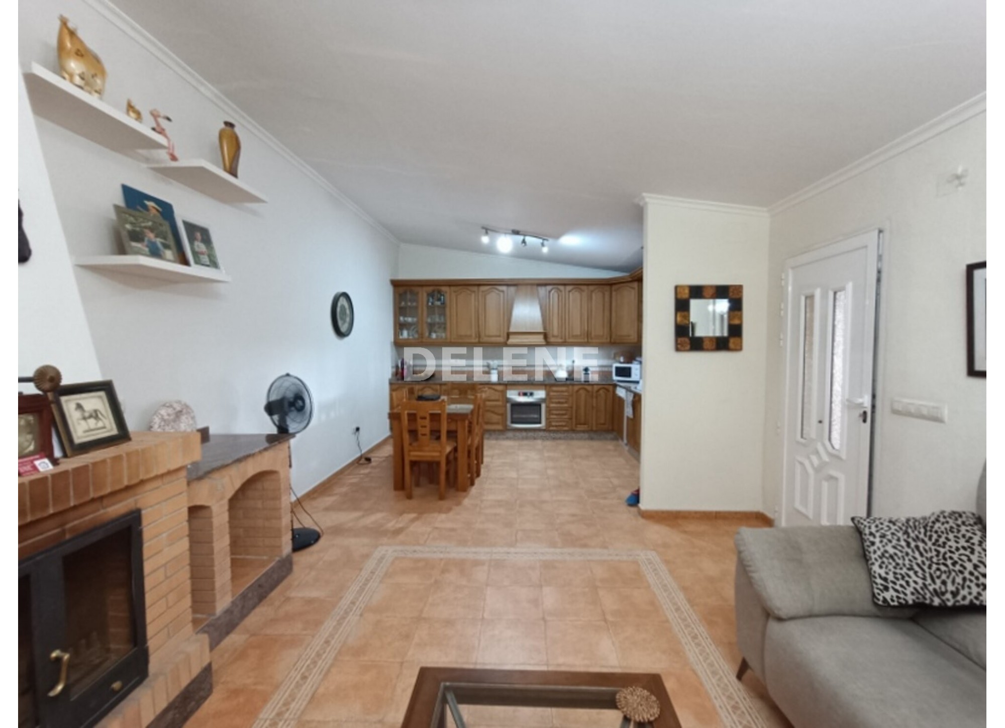 3041 FINCA CON CASA, TERRENO DE CULTIVO Y CUADRAS DE 79.812 M2, TOBARR