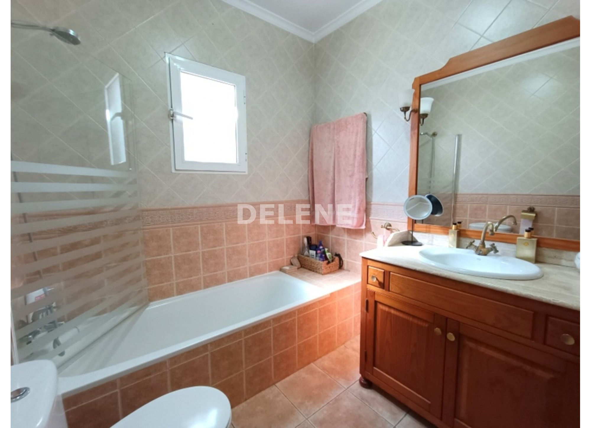 3041 FINCA CON CASA, TERRENO DE CULTIVO Y CUADRAS DE 79.812 M2, TOBARR