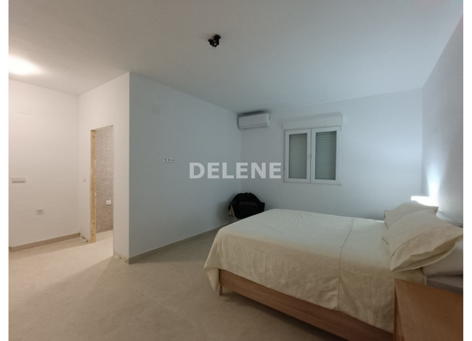 3041 FINCA CON CASA, TERRENO DE CULTIVO Y CUADRAS DE 79.812 M2, TOBARR