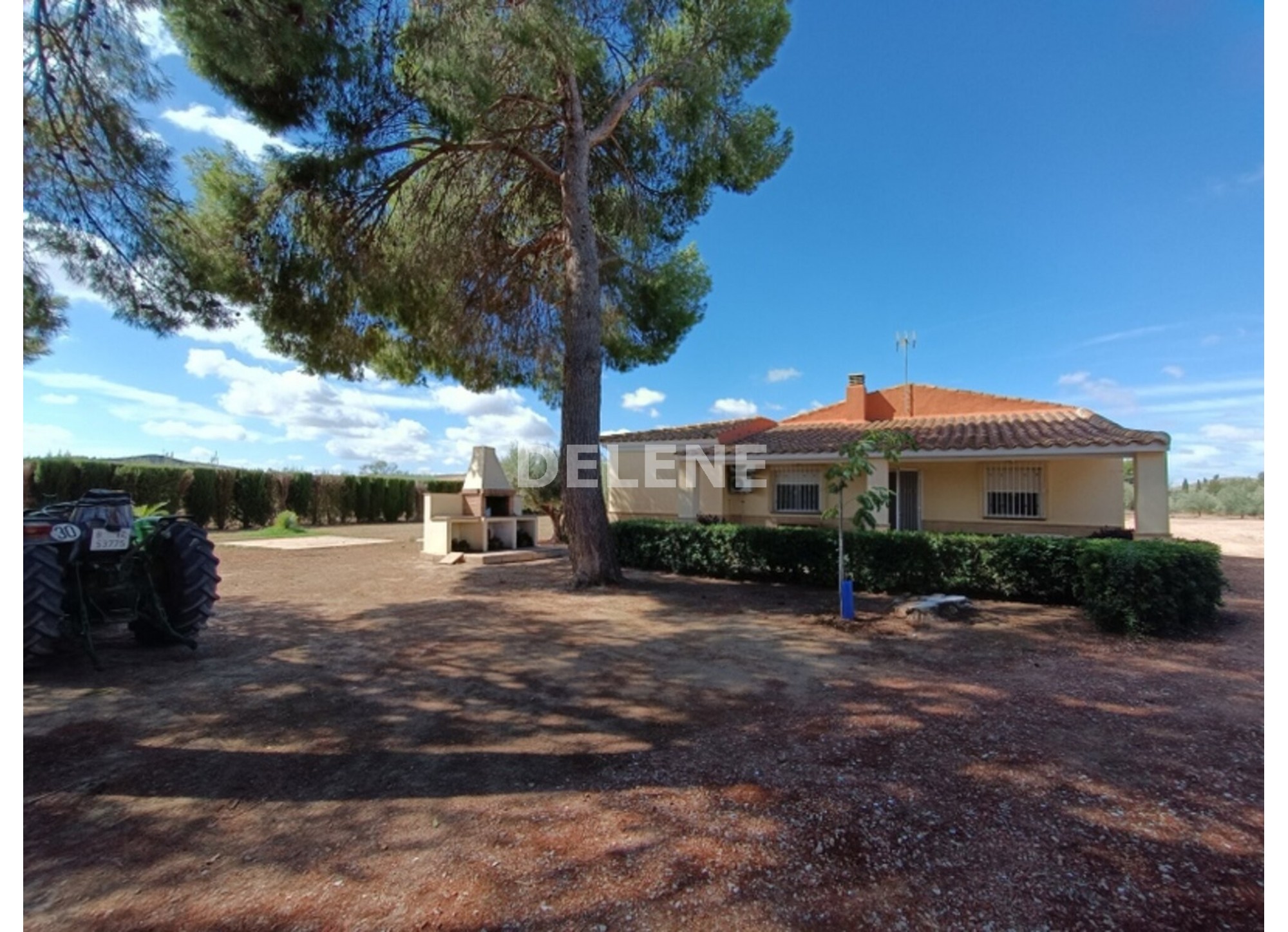 3041 FINCA CON CASA, TERRENO DE CULTIVO Y CUADRAS DE 79.812 M2, TOBARR