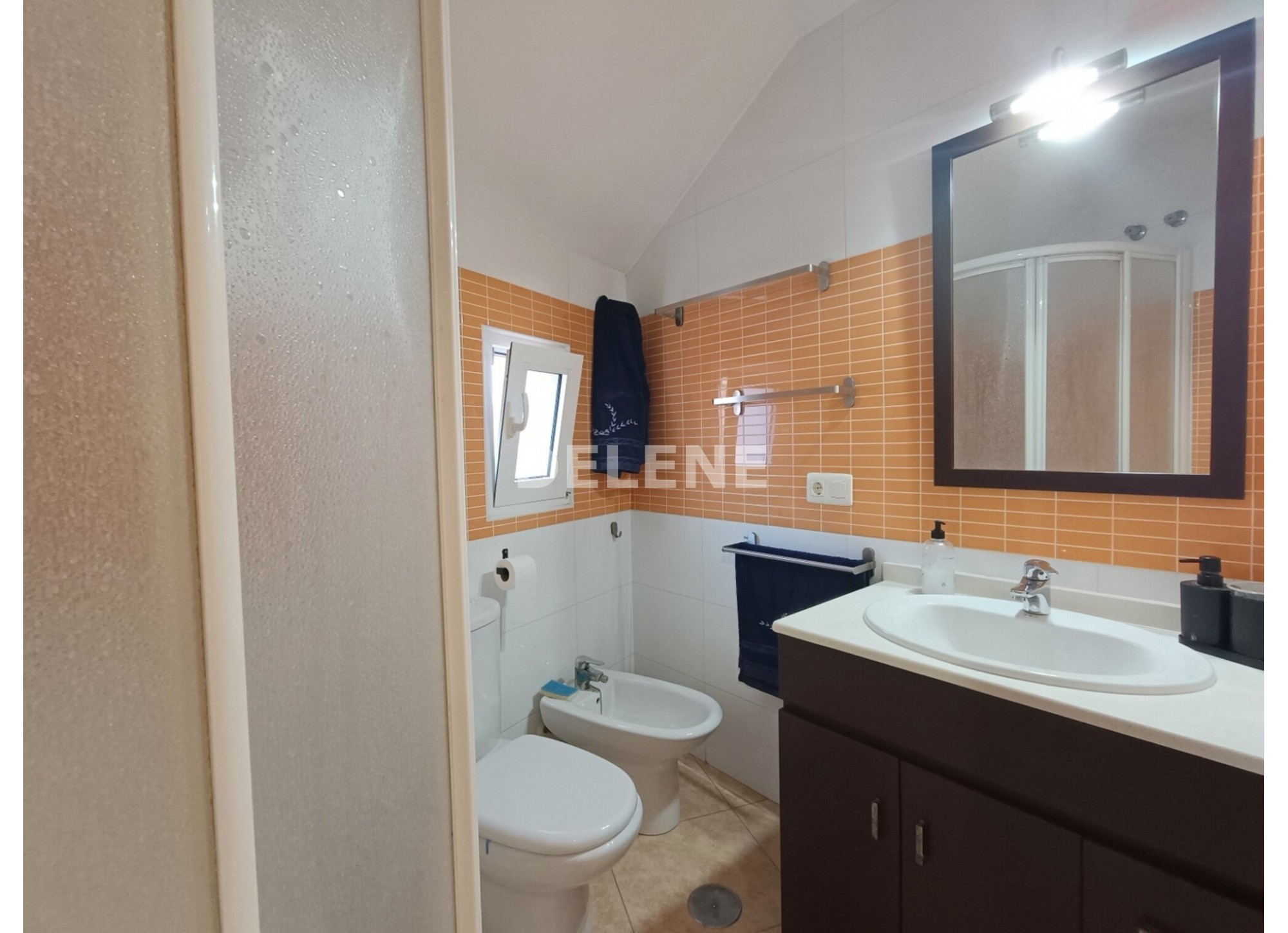 3044 APARTAMENTO, ZONA MERCADO DE ABASTOS