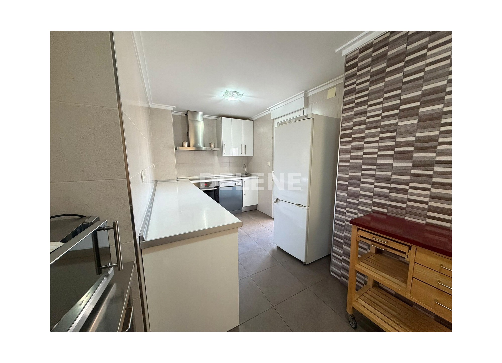 3045 PISO CON GARAJE BALCÓN, ZONA GRANVÍA