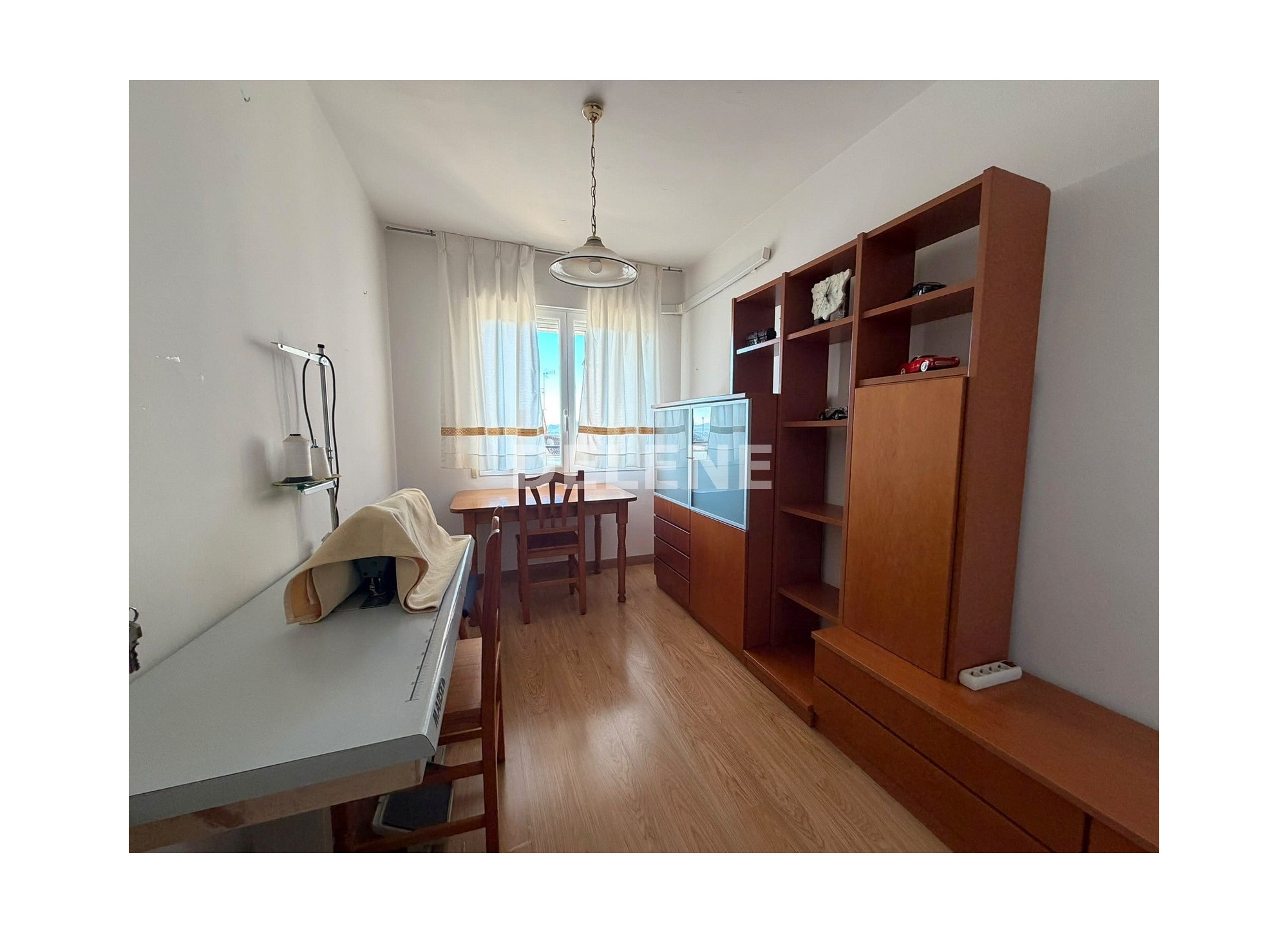 3045 PISO CON GARAJE BALCÓN, ZONA GRANVÍA