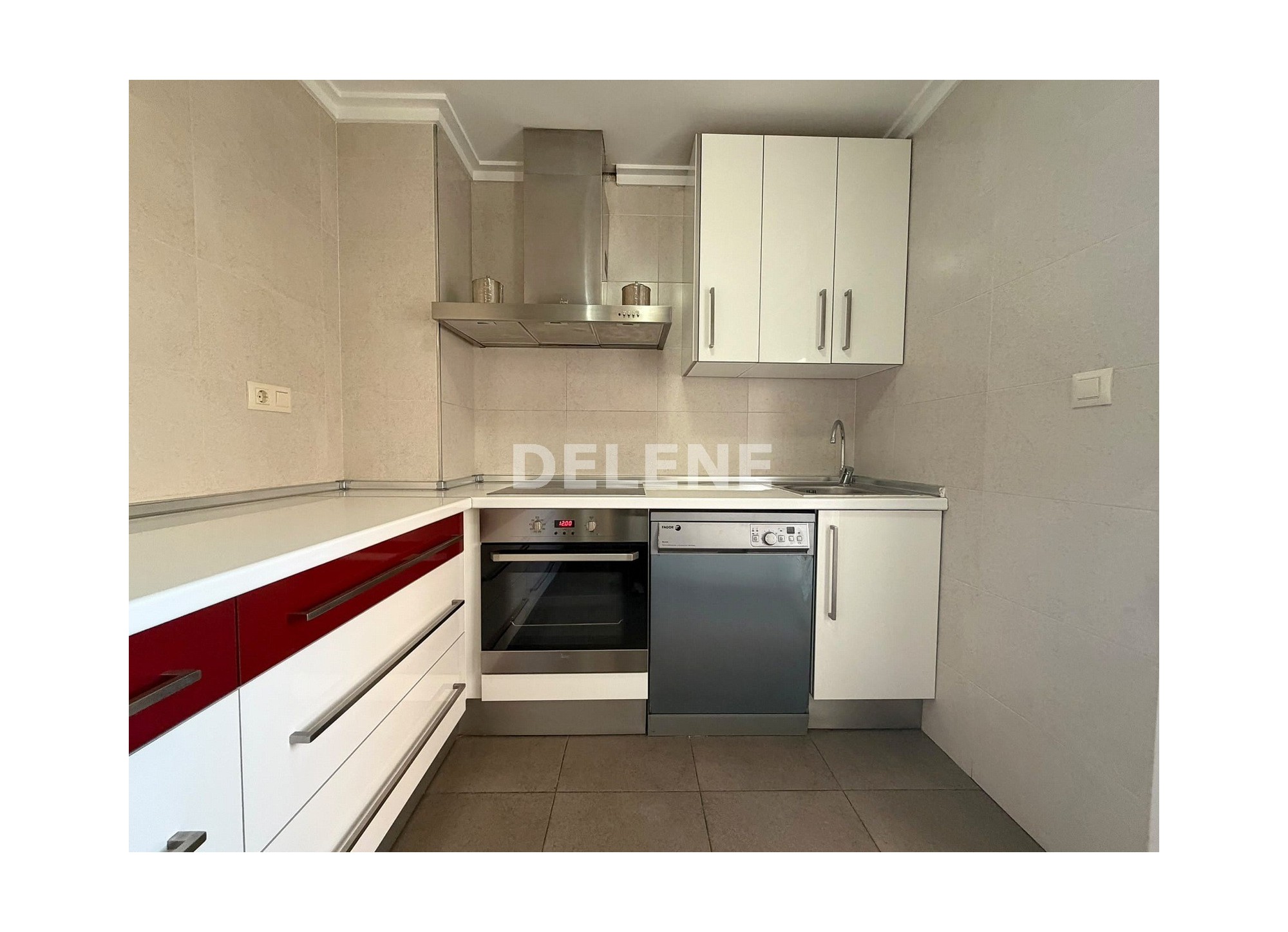 3045 PISO CON GARAJE BALCÓN, ZONA GRANVÍA