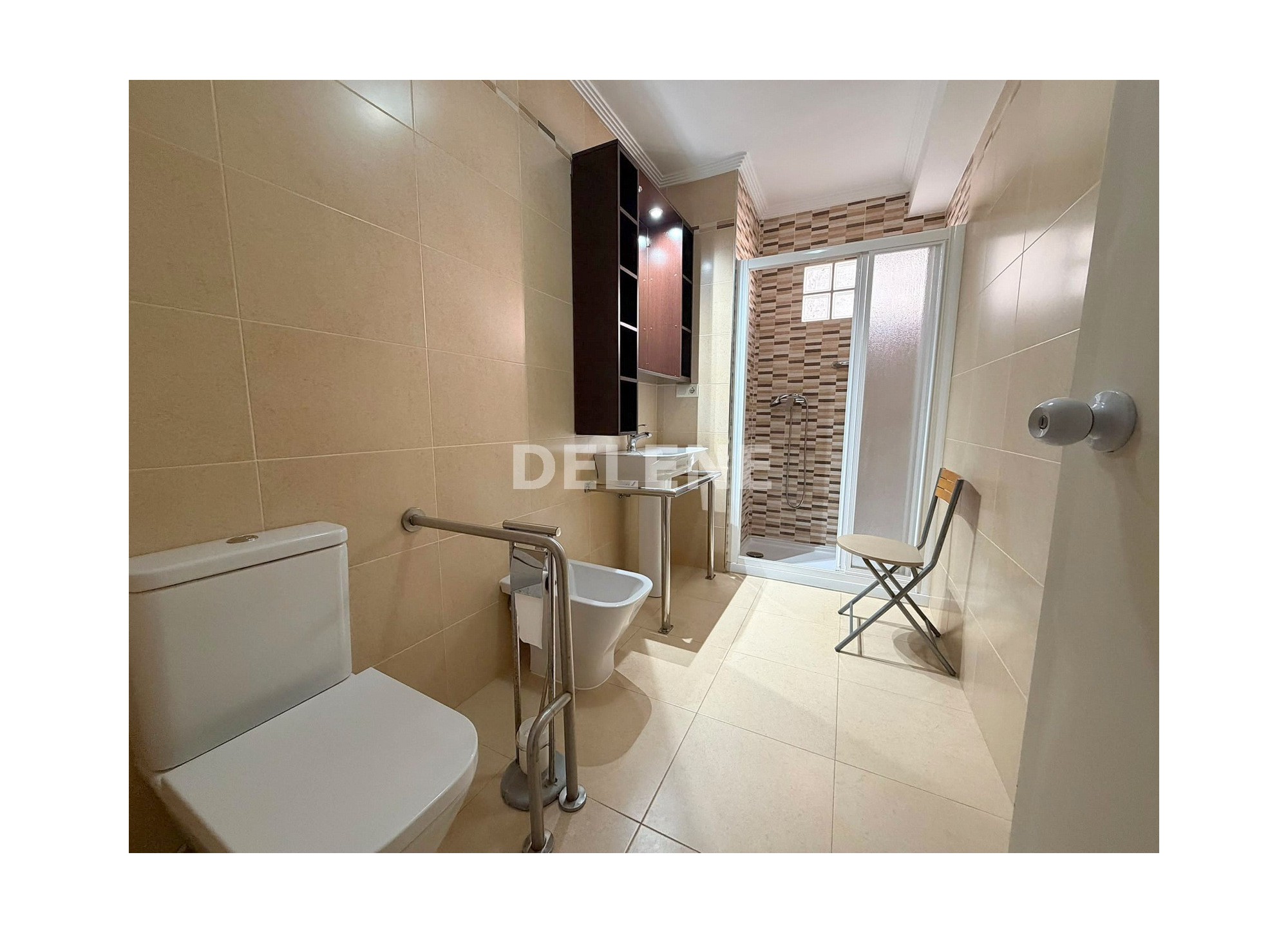 3045 PISO CON GARAJE BALCÓN, ZONA GRANVÍA