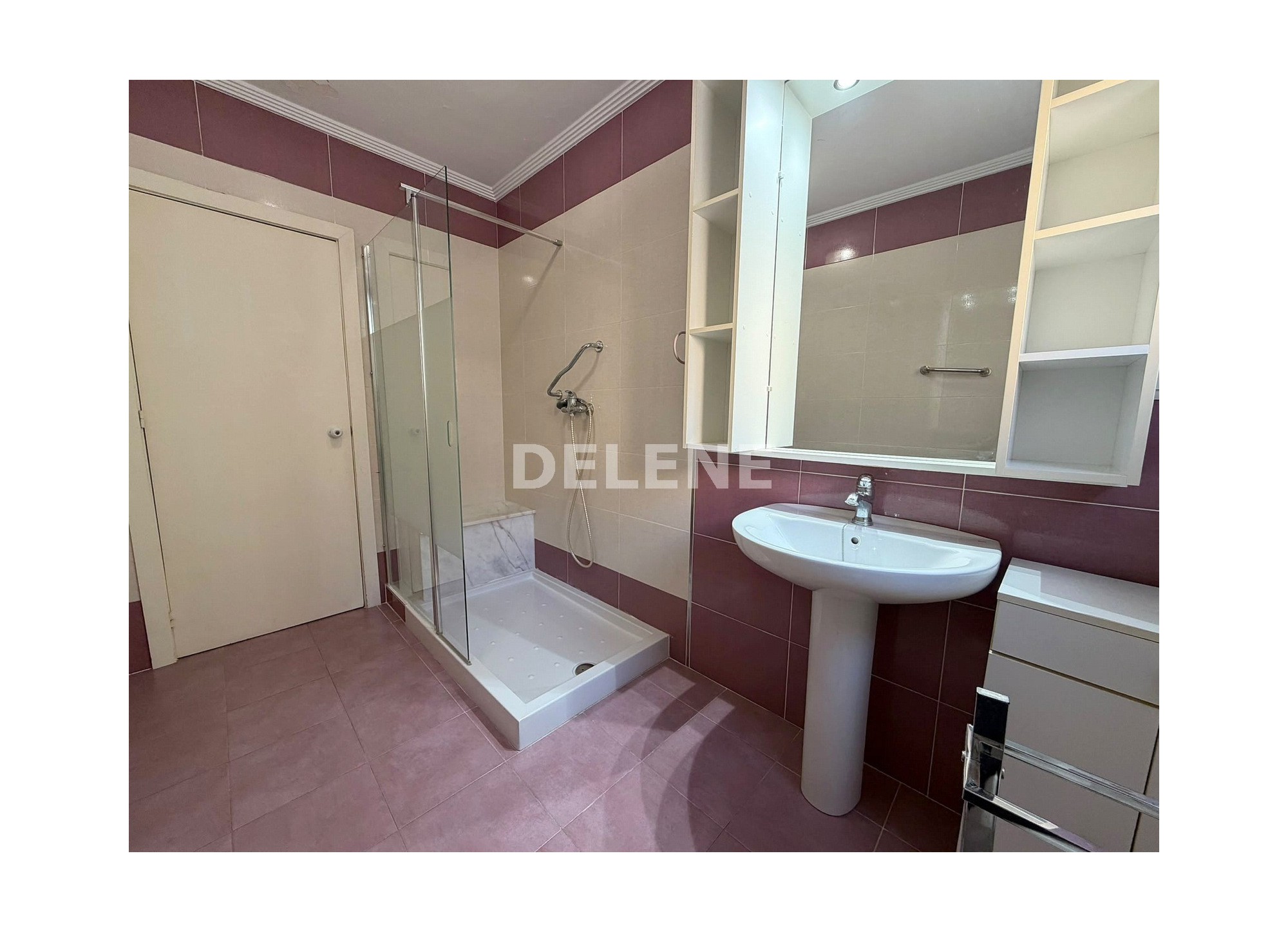 3045 PISO CON GARAJE BALCÓN, ZONA GRANVÍA