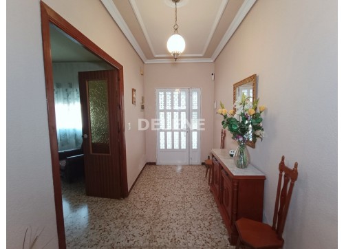3046 CASA CON PATIO EN ISSO