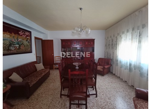 3046 CASA CON PATIO EN ISSO