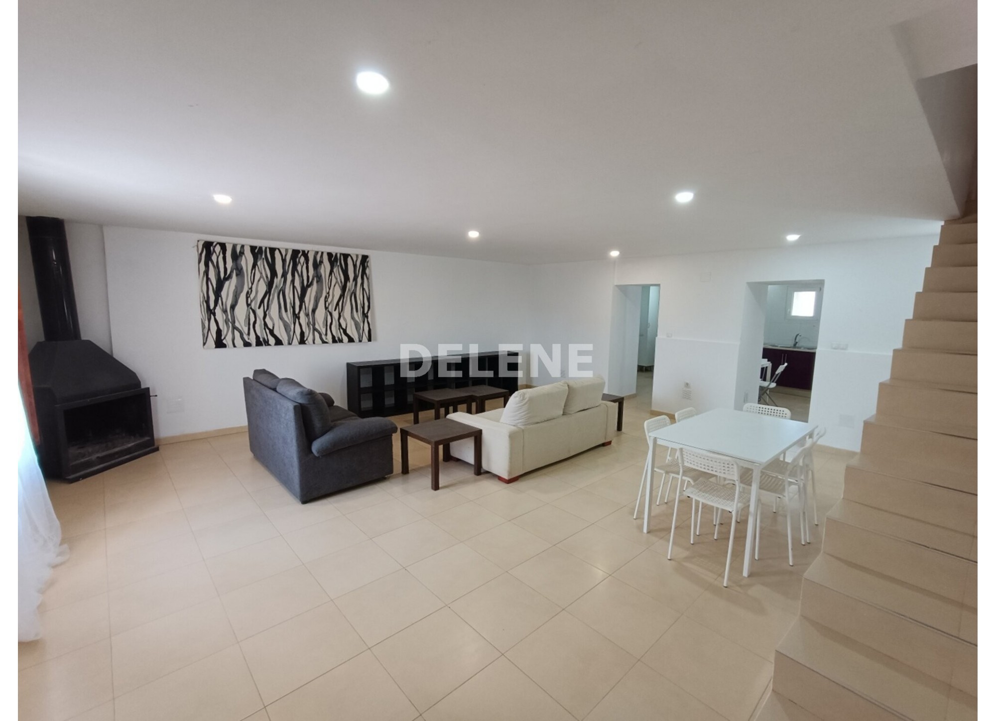 3050 CASA CON PISCINA EN ISSO