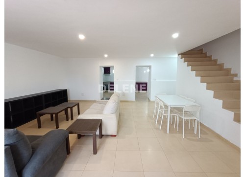 3050 CASA CON PISCINA EN ISSO