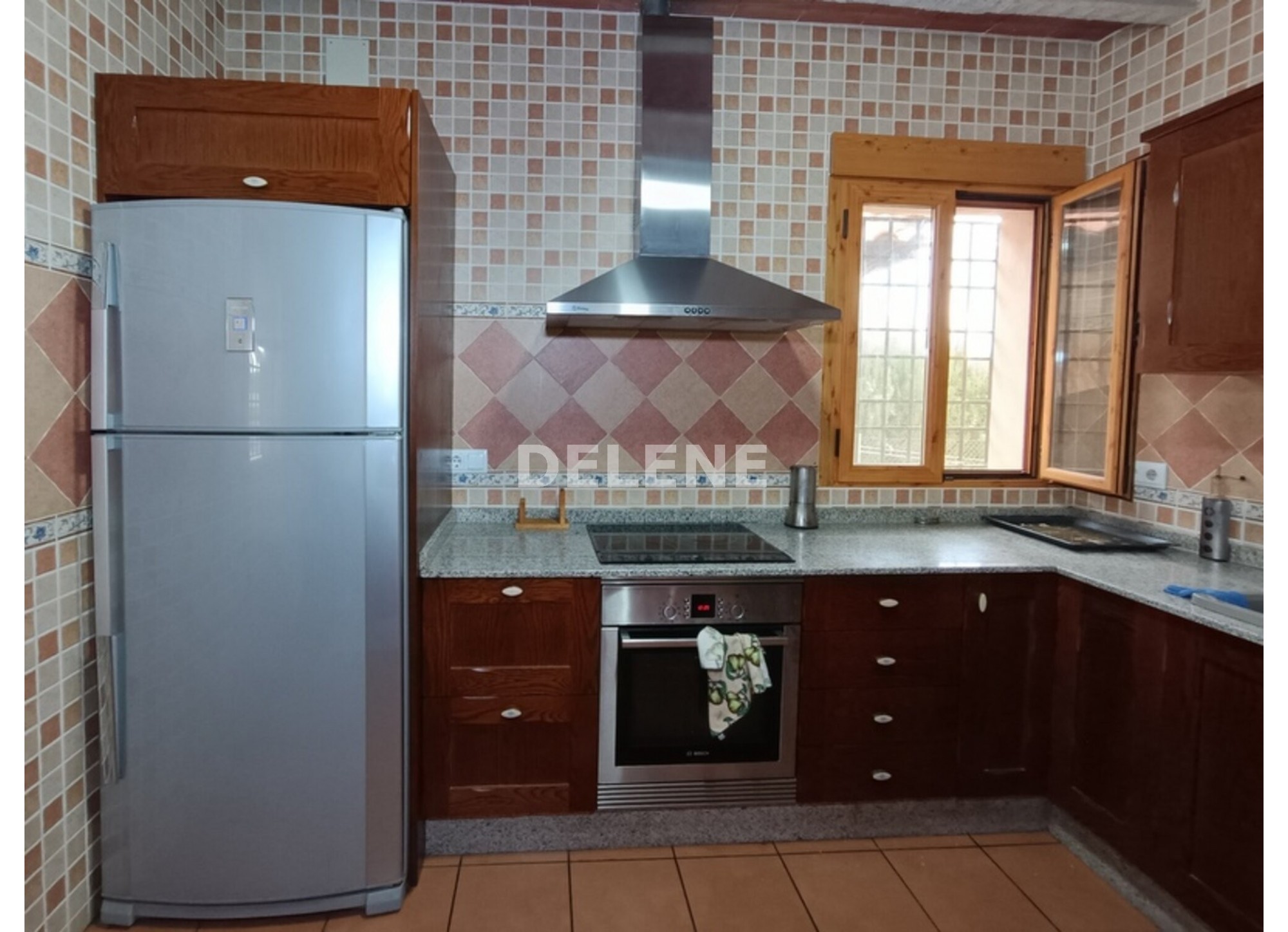3051 CASA DE CAMPO CON PISCINA, TERRENO Y CUADRAS, ZONA LOMA DEL GALLEGO