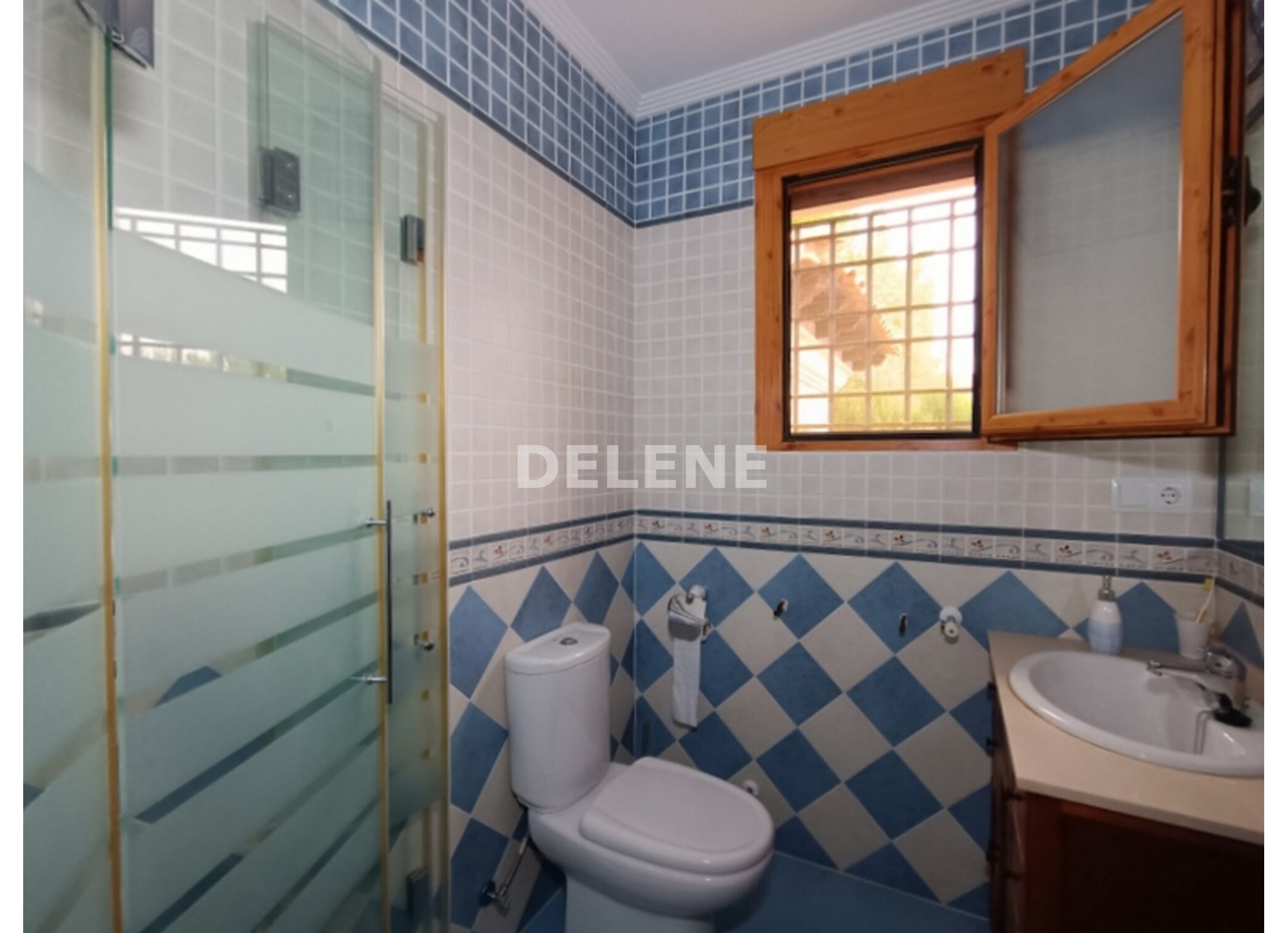 3051 CASA DE CAMPO CON PISCINA, TERRENO Y CUADRAS, ZONA LOMA DEL GALLEGO