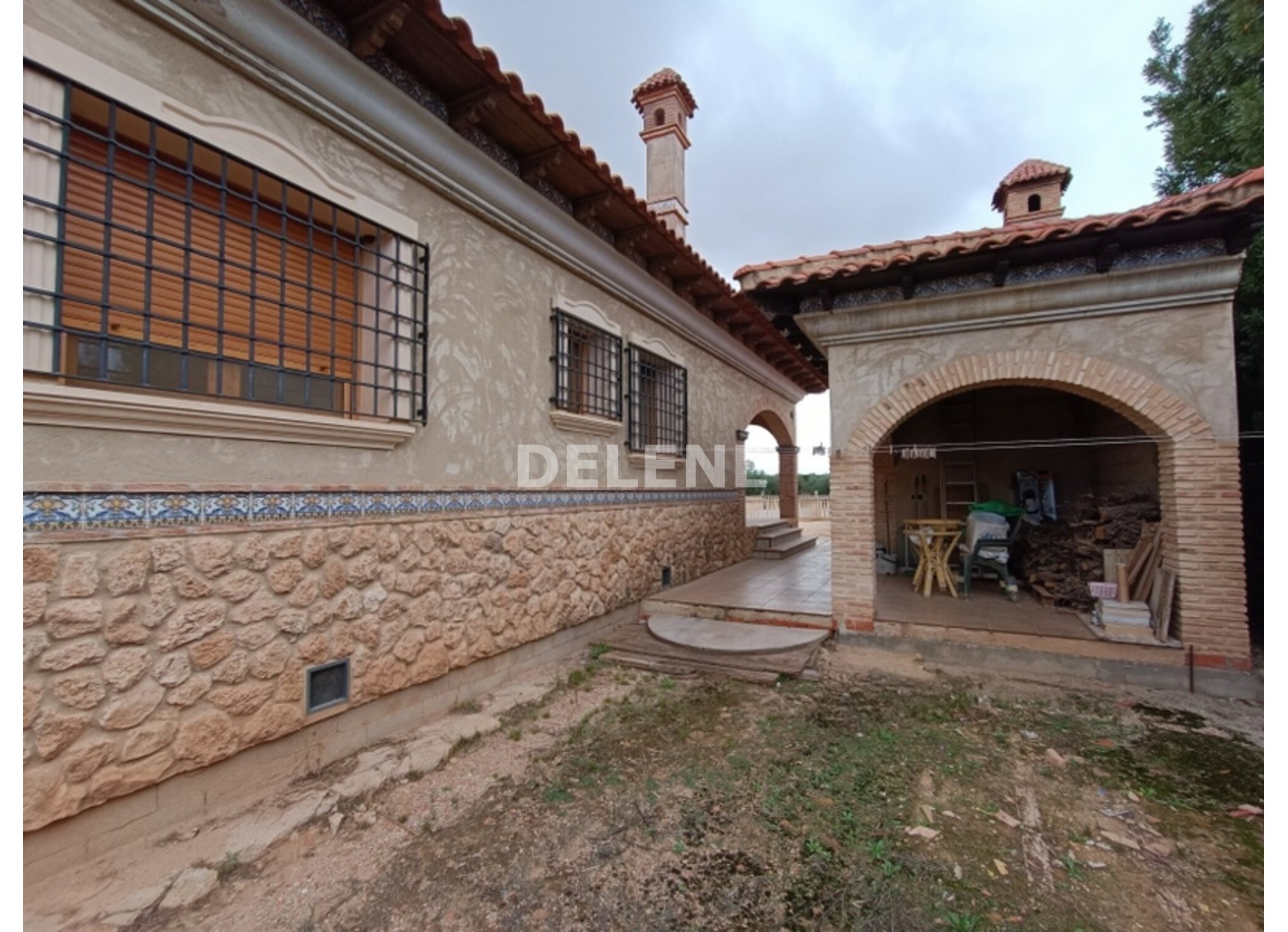 3051 CASA DE CAMPO CON PISCINA, TERRENO Y CUADRAS, ZONA LOMA DEL GALLEGO